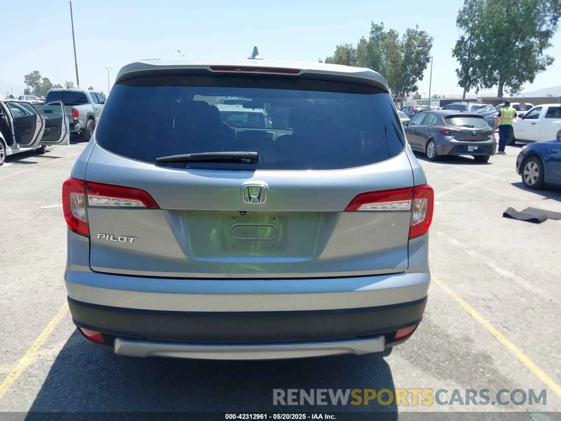 16 fotografías del automóvil dañado 5FNYF5H30KB035591 HONDA PILOT 2019