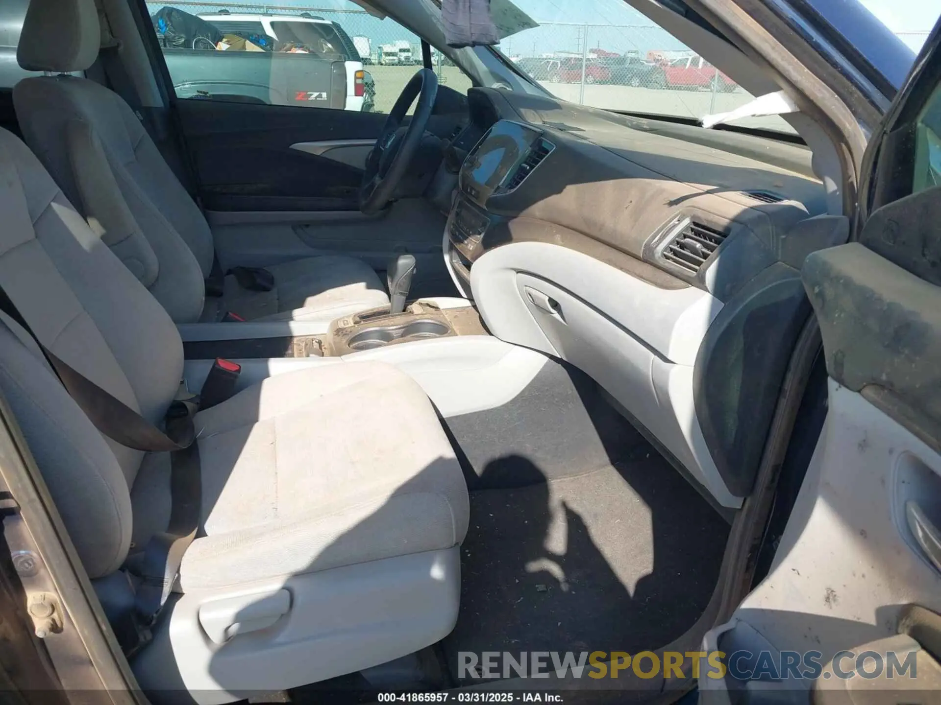 5 fotografías del automóvil dañado 5FNYF5H32KB038606 HONDA PILOT 2019