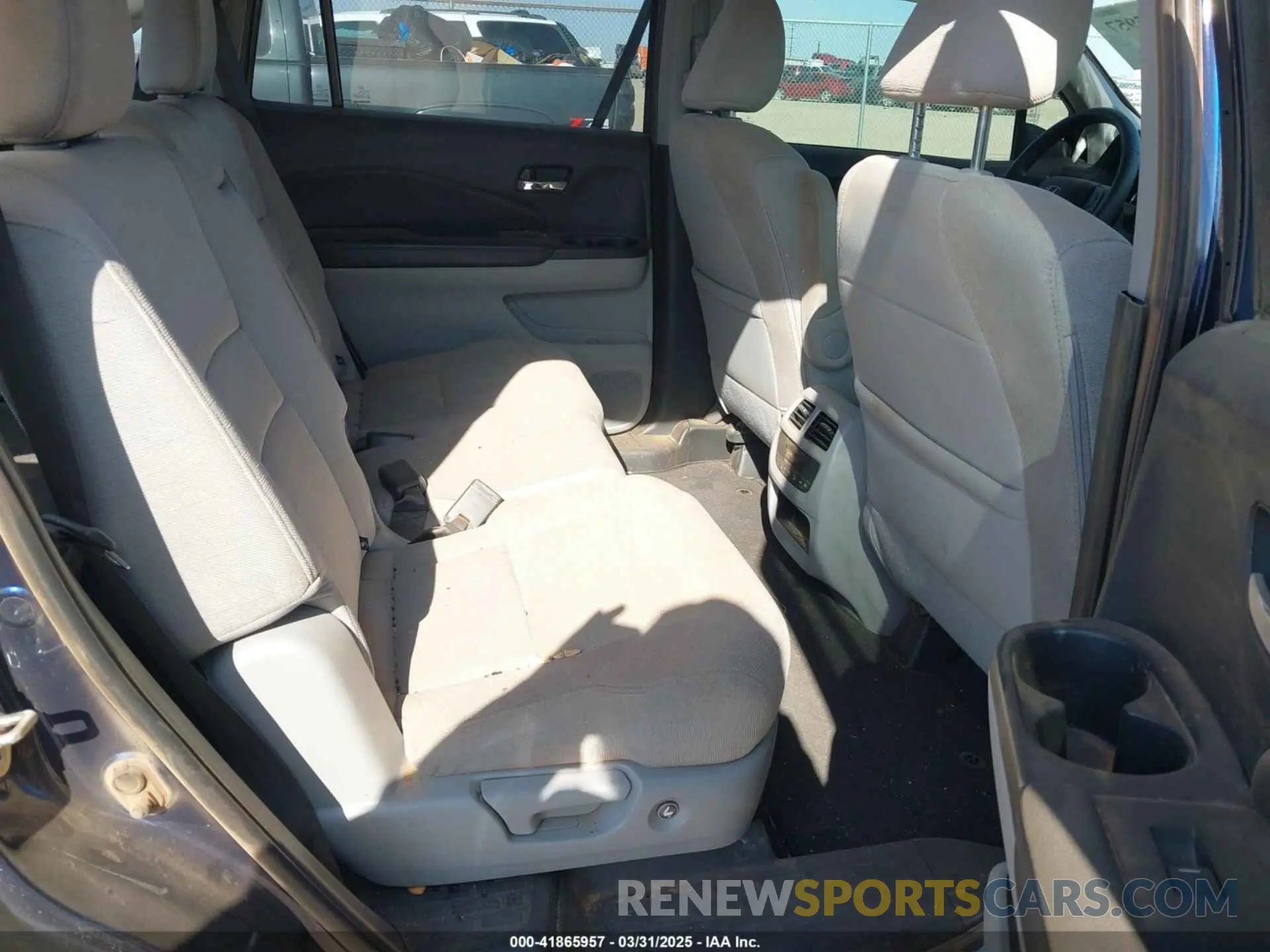 8 fotografías del automóvil dañado 5FNYF5H32KB038606 HONDA PILOT 2019