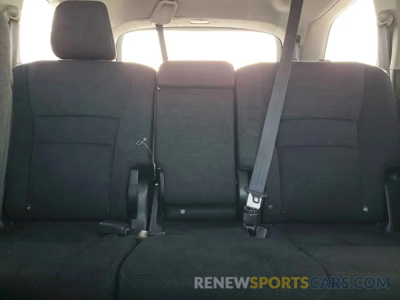 10 fotografías del automóvil dañado 5FNYF5H36KB021310 HONDA PILOT 2019