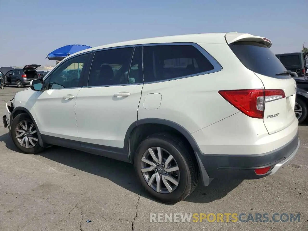 2 fotografías del automóvil dañado 5FNYF5H36KB021310 HONDA PILOT 2019