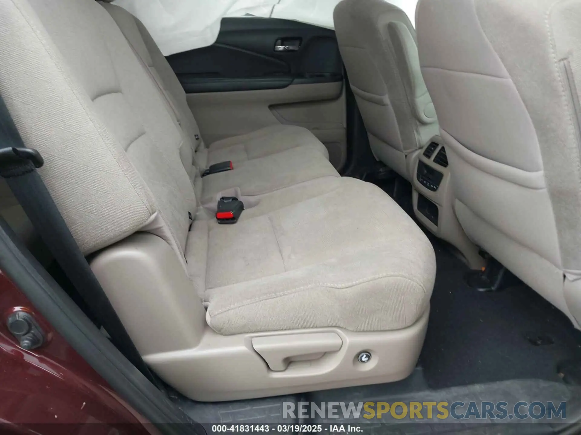 8 fotografías del automóvil dañado 5FNYF5H39KB041230 HONDA PILOT 2019