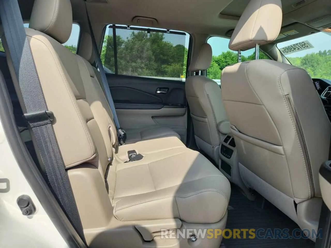 11 fotografías del automóvil dañado 5FNYF5H50KB031896 HONDA PILOT 2019