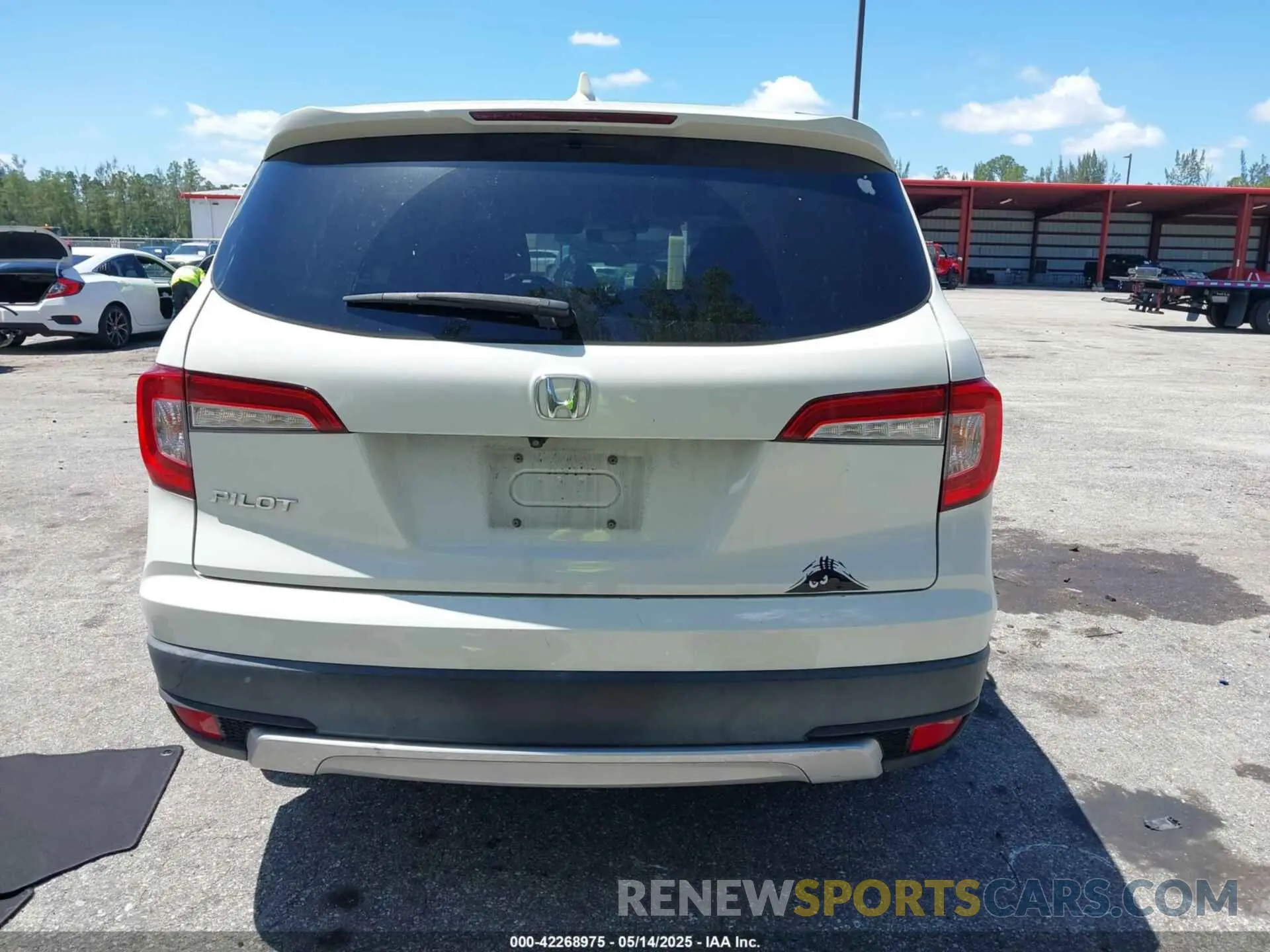17 fotografías del automóvil dañado 5FNYF5H53KB012596 HONDA PILOT 2019