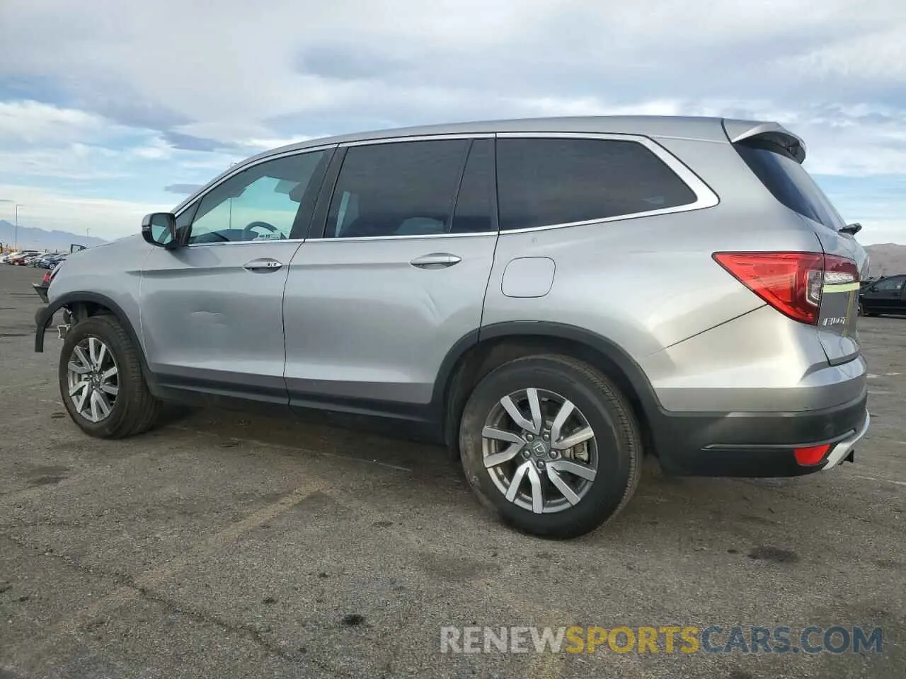 2 fotografías del automóvil dañado 5FNYF5H56KB044362 HONDA PILOT 2019