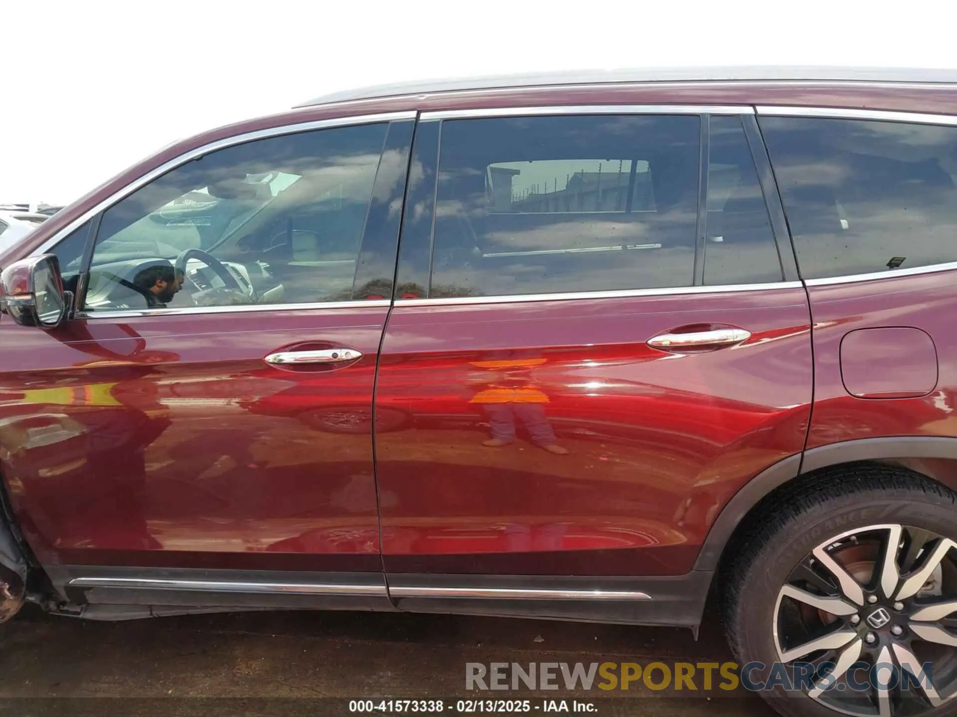 15 fotografías del automóvil dañado 5FNYF5H95KB009122 HONDA PILOT 2019