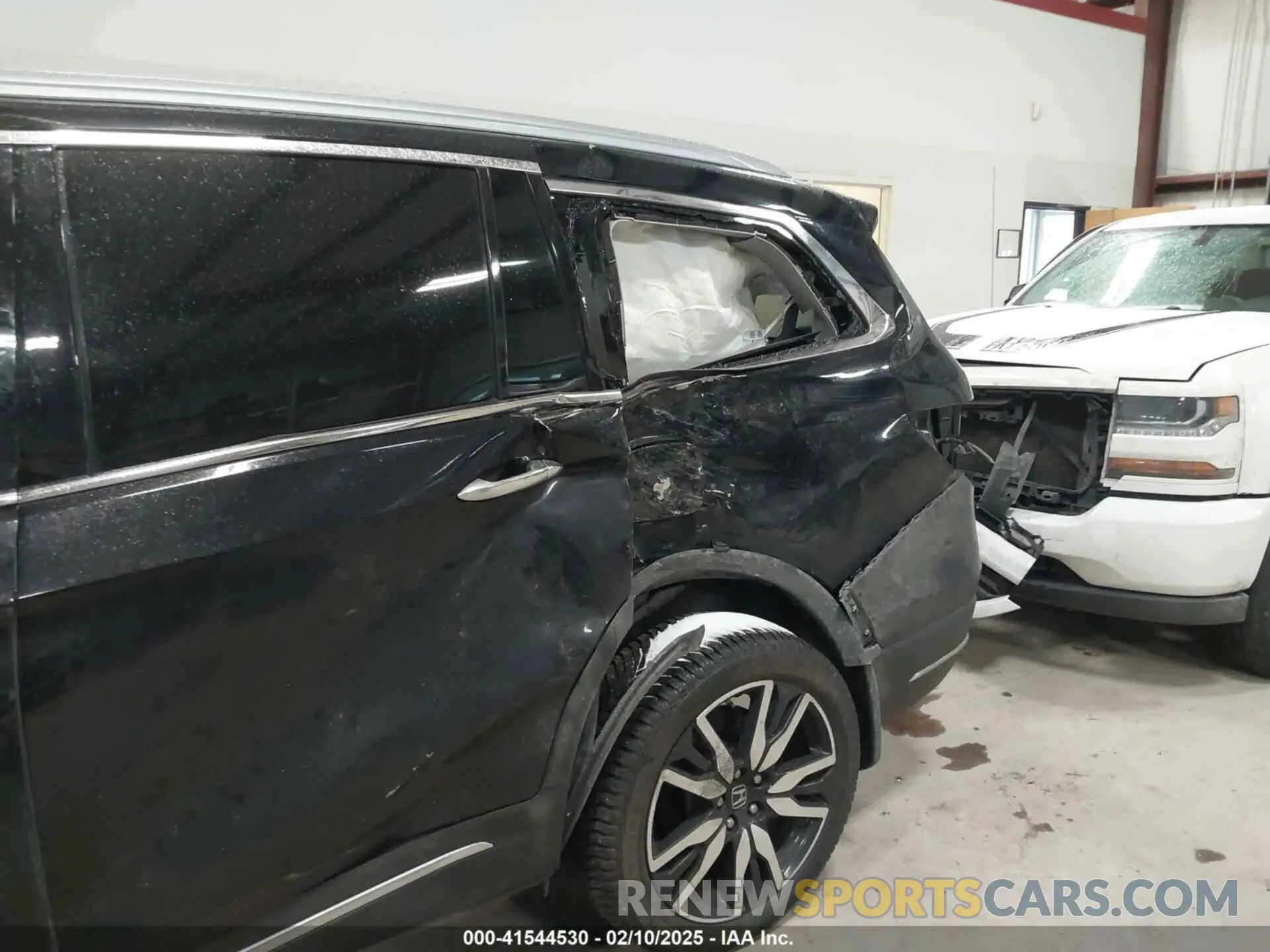 19 fotografías del automóvil dañado 5FNYF6H06KB040418 HONDA PILOT 2019