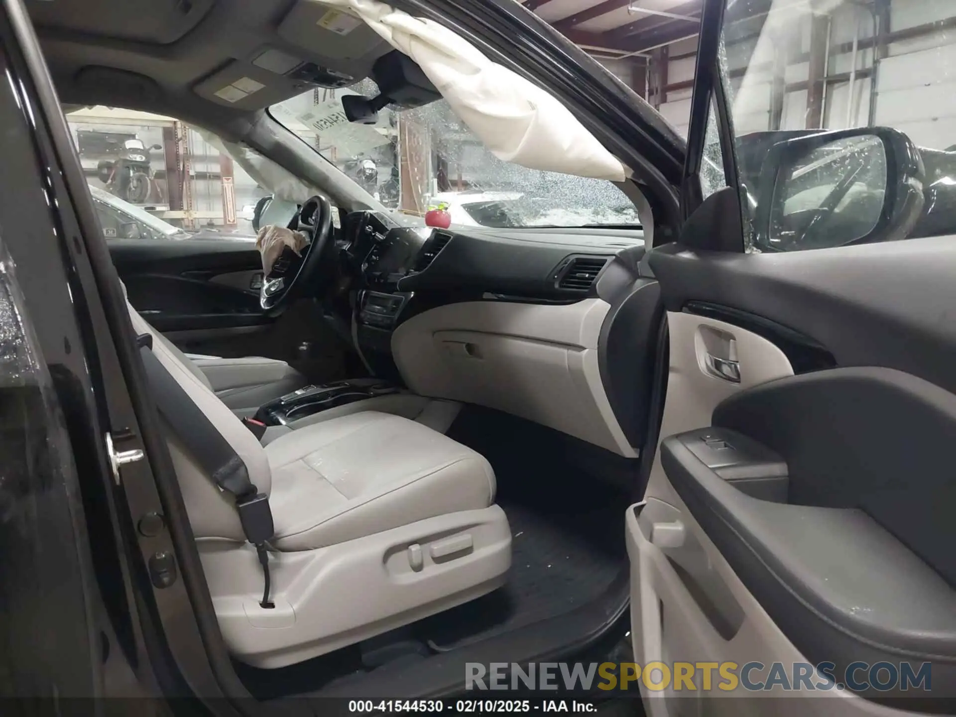 5 fotografías del automóvil dañado 5FNYF6H06KB040418 HONDA PILOT 2019