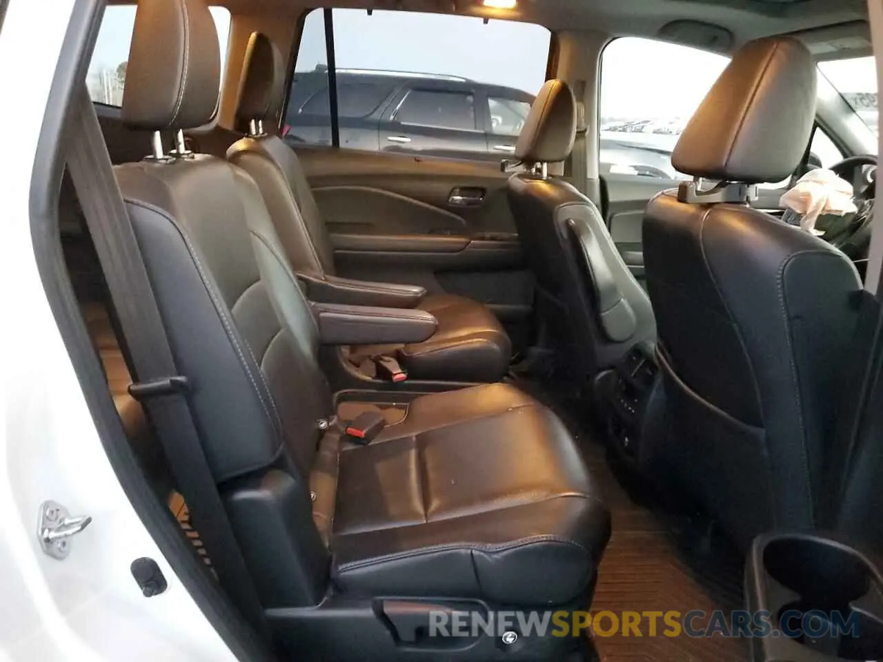 11 fotografías del automóvil dañado 5FNYF6H09KB009342 HONDA PILOT 2019