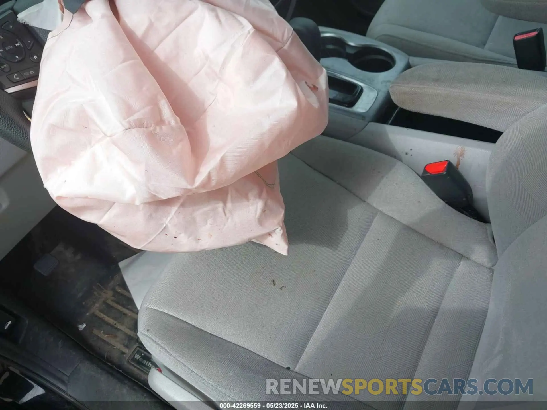 18 fotografías del automóvil dañado 5FNYF6H14KB031998 HONDA PILOT 2019