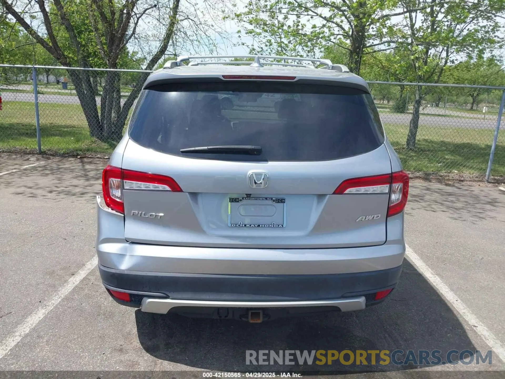 16 fotografías del automóvil dañado 5FNYF6H3XKB093231 HONDA PILOT 2019