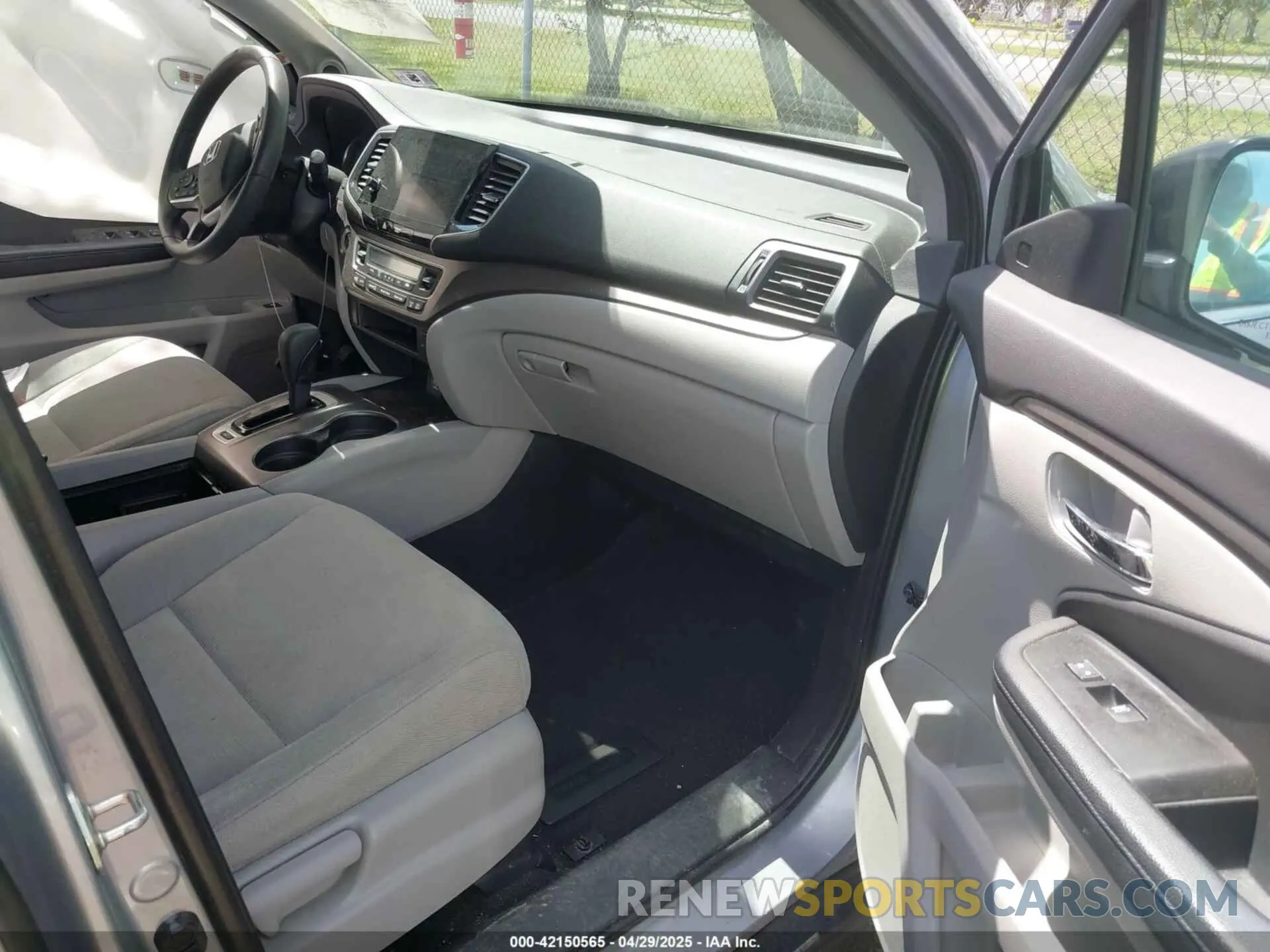 5 fotografías del automóvil dañado 5FNYF6H3XKB093231 HONDA PILOT 2019