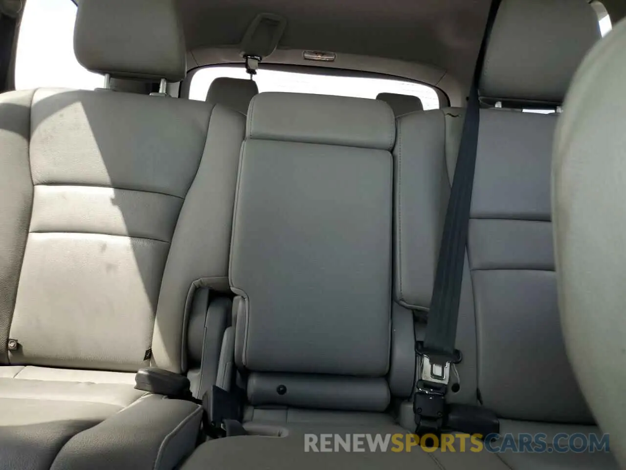 10 fotografías del automóvil dañado 5FNYF6H47KB017958 HONDA PILOT 2019