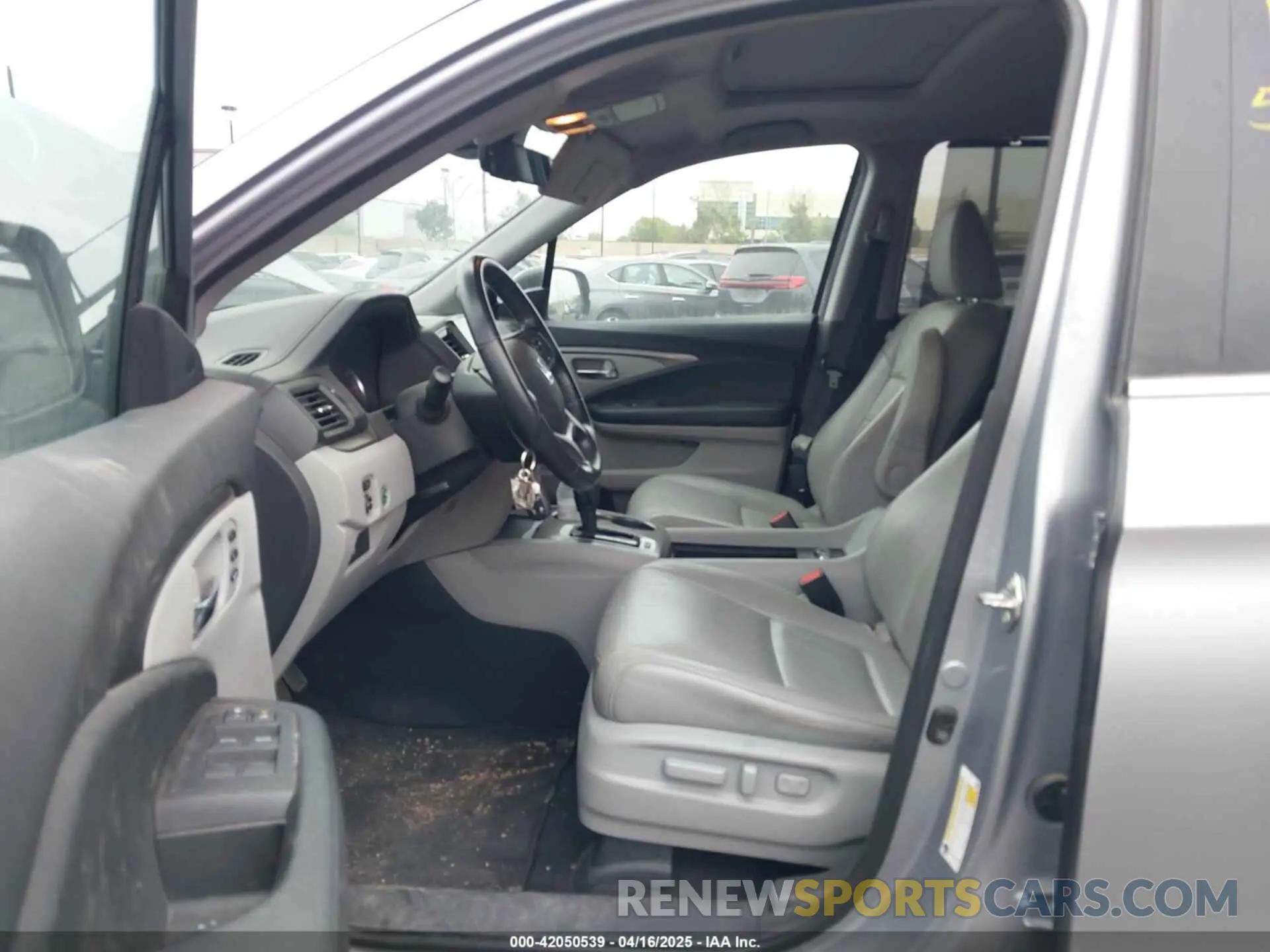 5 fotografías del automóvil dañado 5FNYF6H54KB055687 HONDA PILOT 2019