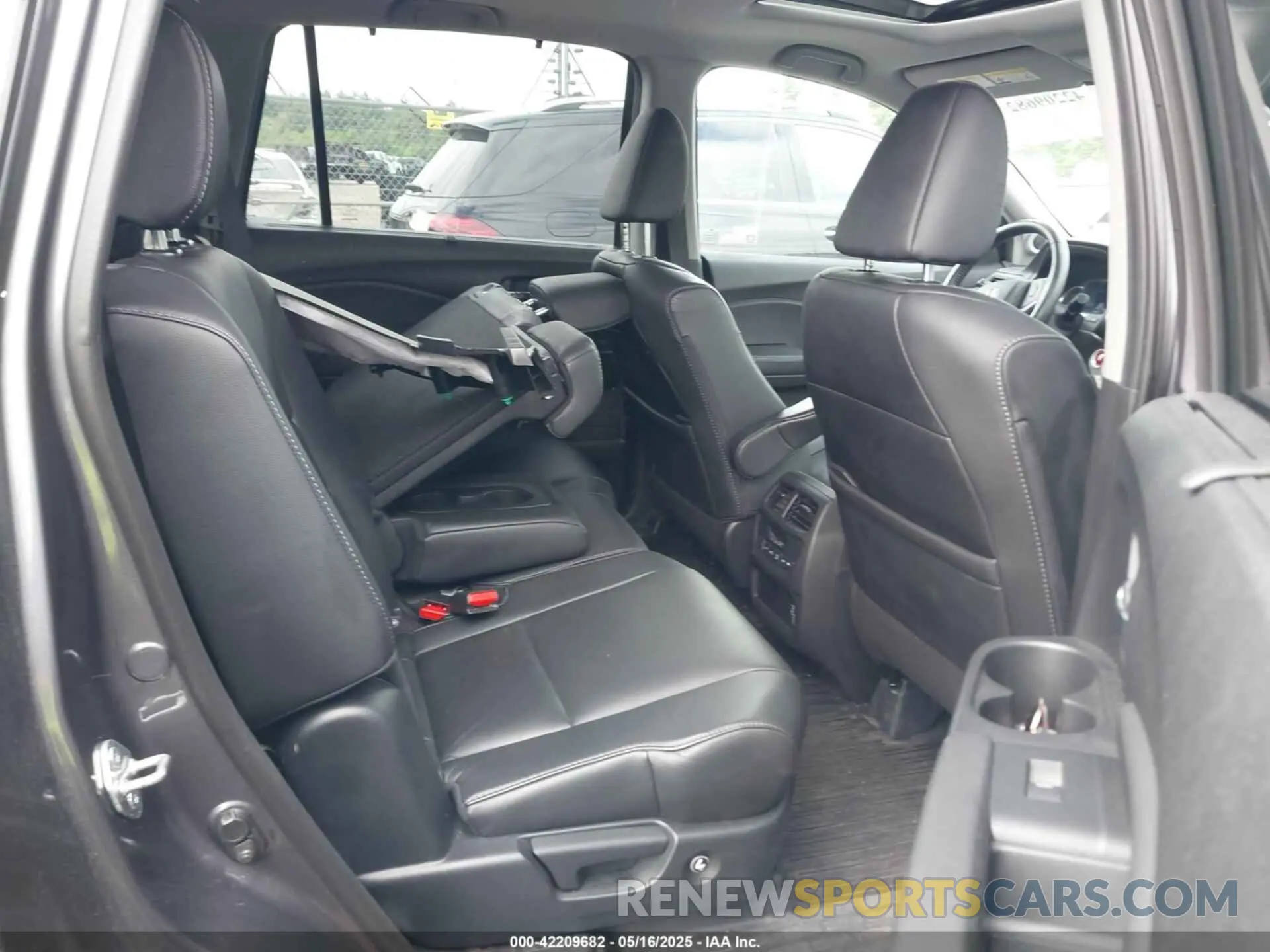 8 fotografías del automóvil dañado 5FNYF6H55KB010807 HONDA PILOT 2019