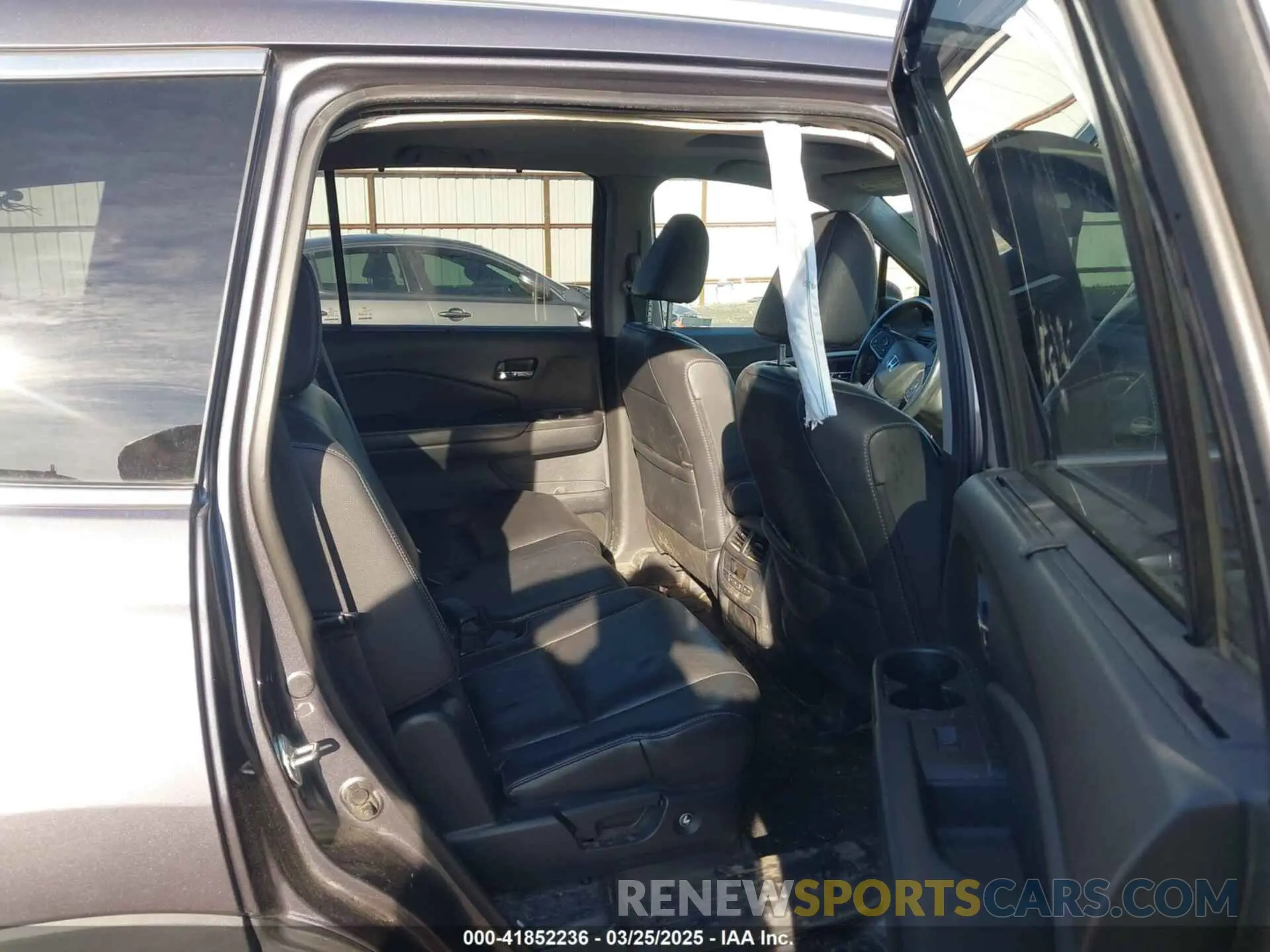 8 fotografías del automóvil dañado 5FNYF6H5XKB038196 HONDA PILOT 2019