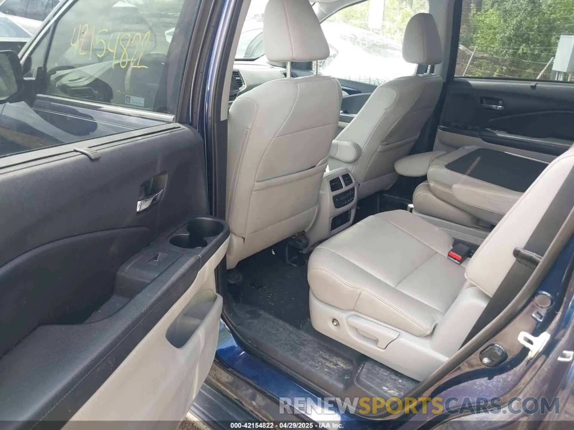 8 fotografías del automóvil dañado 5FNYF6H63KB000365 HONDA PILOT 2019