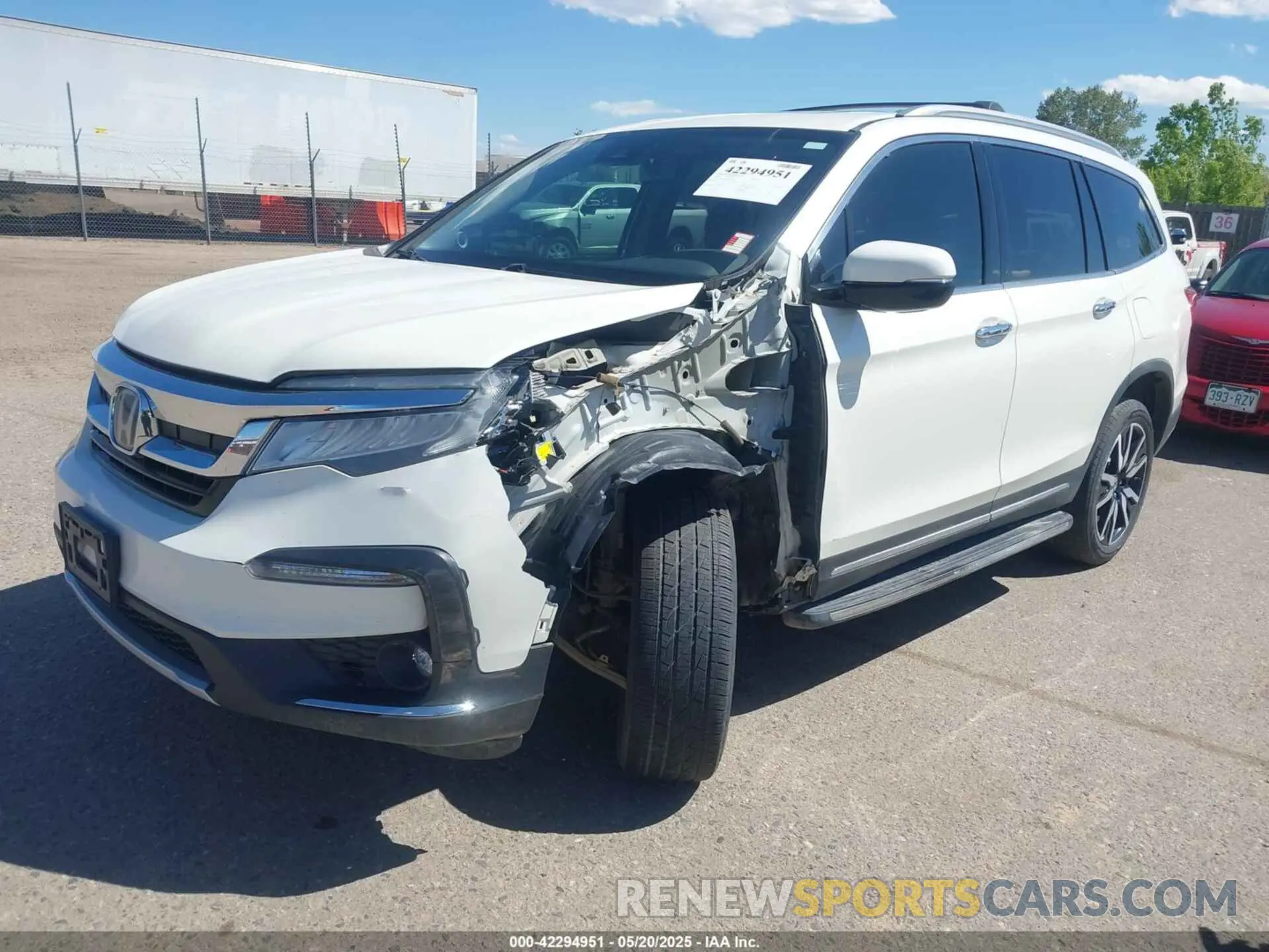 2 fotografías del automóvil dañado 5FNYF6H63KB046486 HONDA PILOT 2019