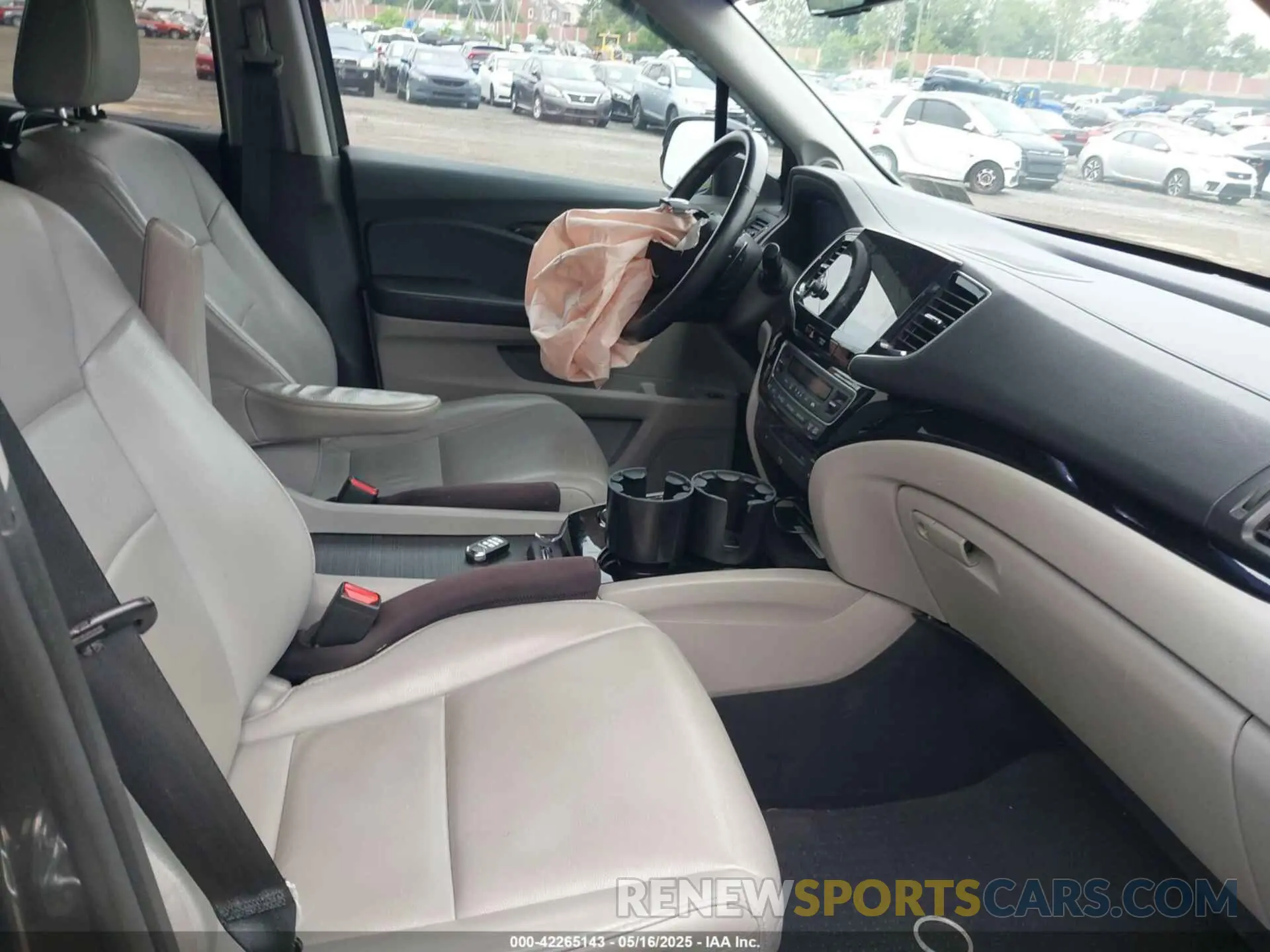 5 fotografías del automóvil dañado 5FNYF6H97KB013002 HONDA PILOT 2019