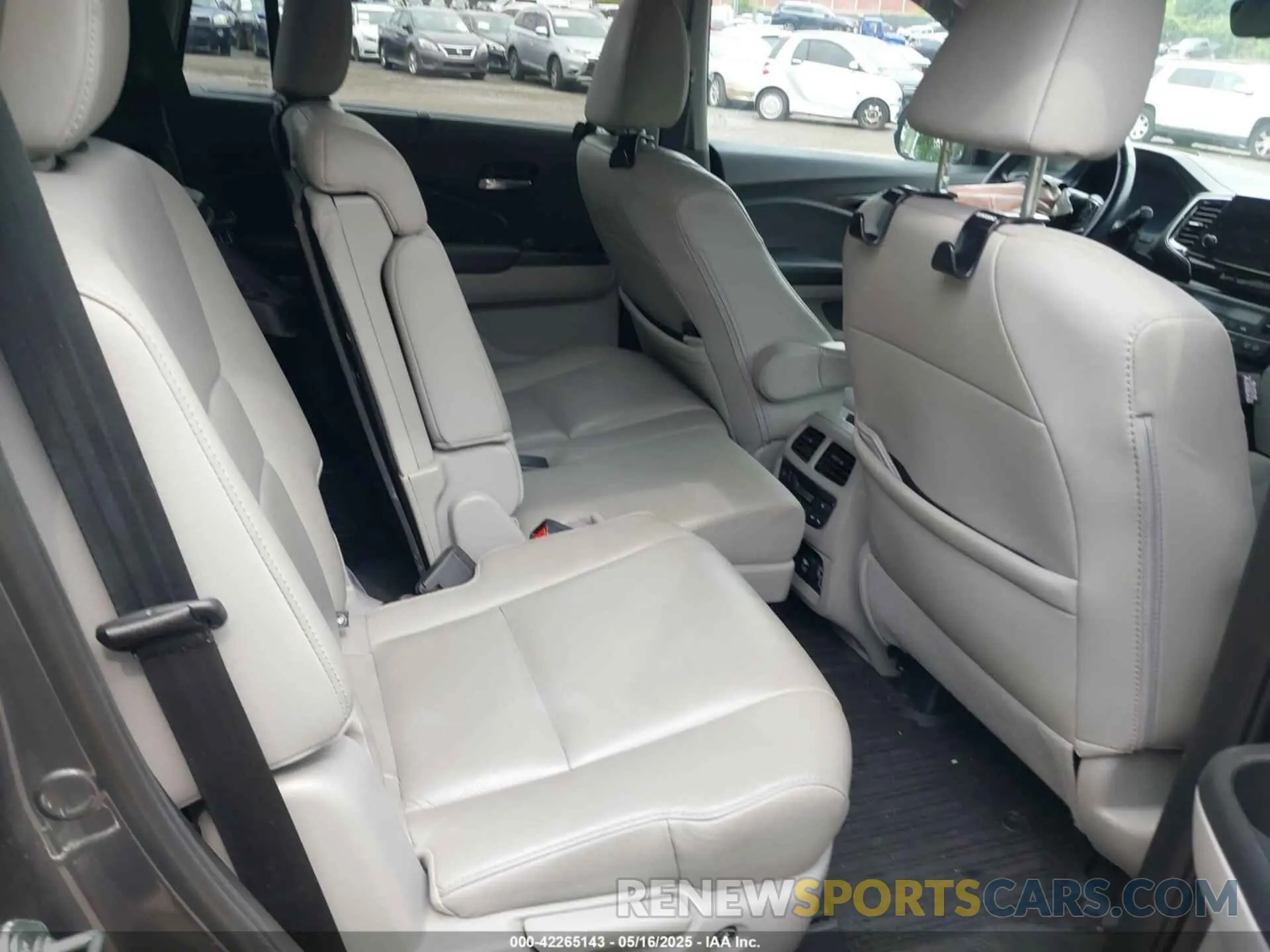 8 fotografías del automóvil dañado 5FNYF6H97KB013002 HONDA PILOT 2019