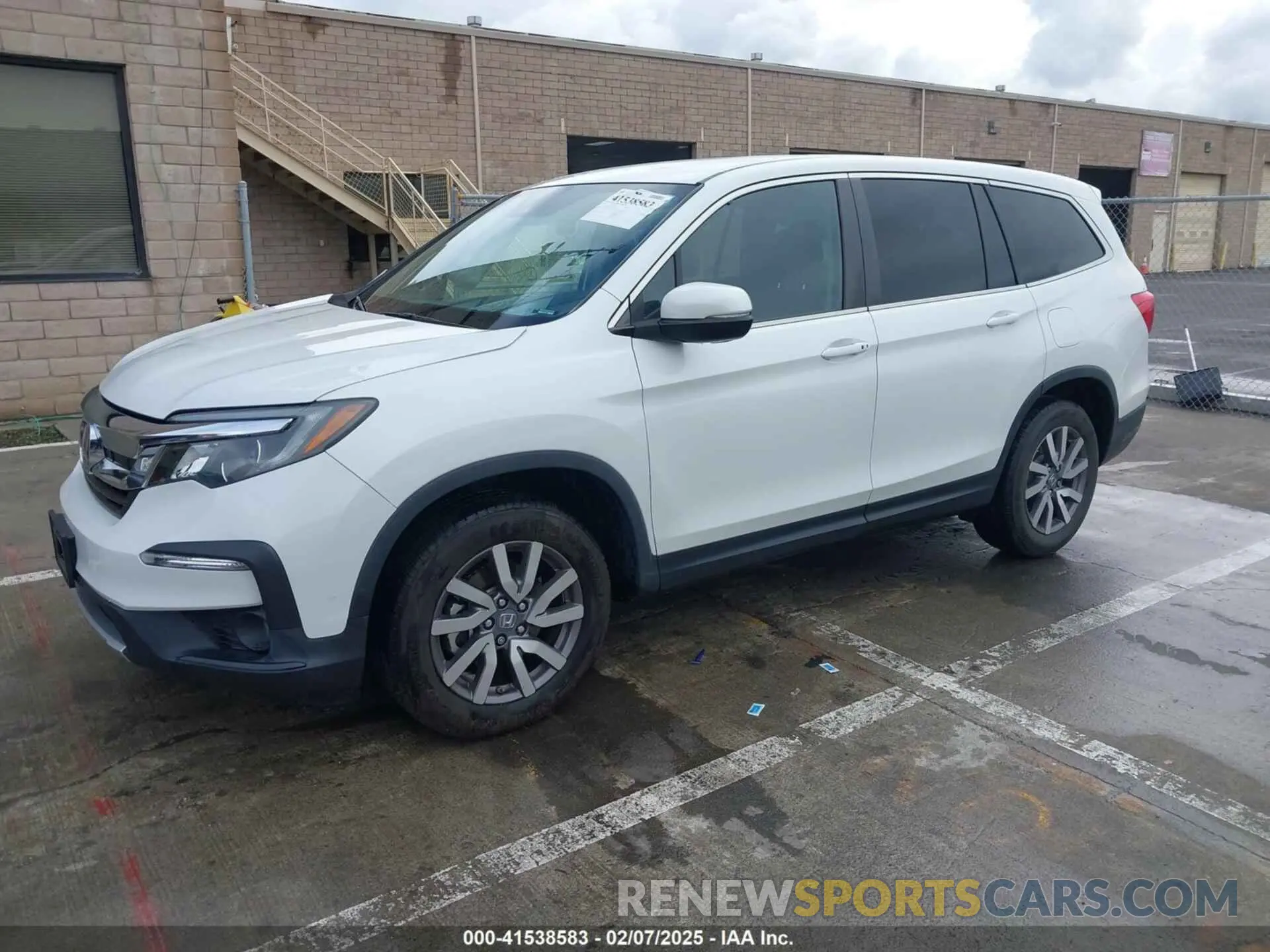 2 fotografías del automóvil dañado 5FNYF5H34LB019069 HONDA PILOT 2020