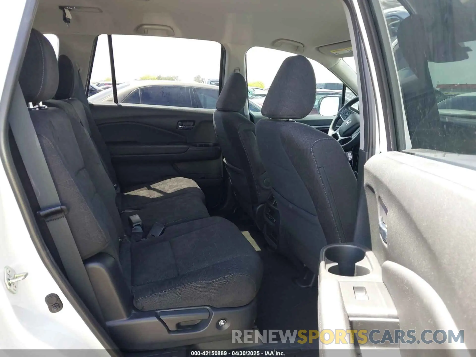 8 fotografías del automóvil dañado 5FNYF5H35LB018190 HONDA PILOT 2020