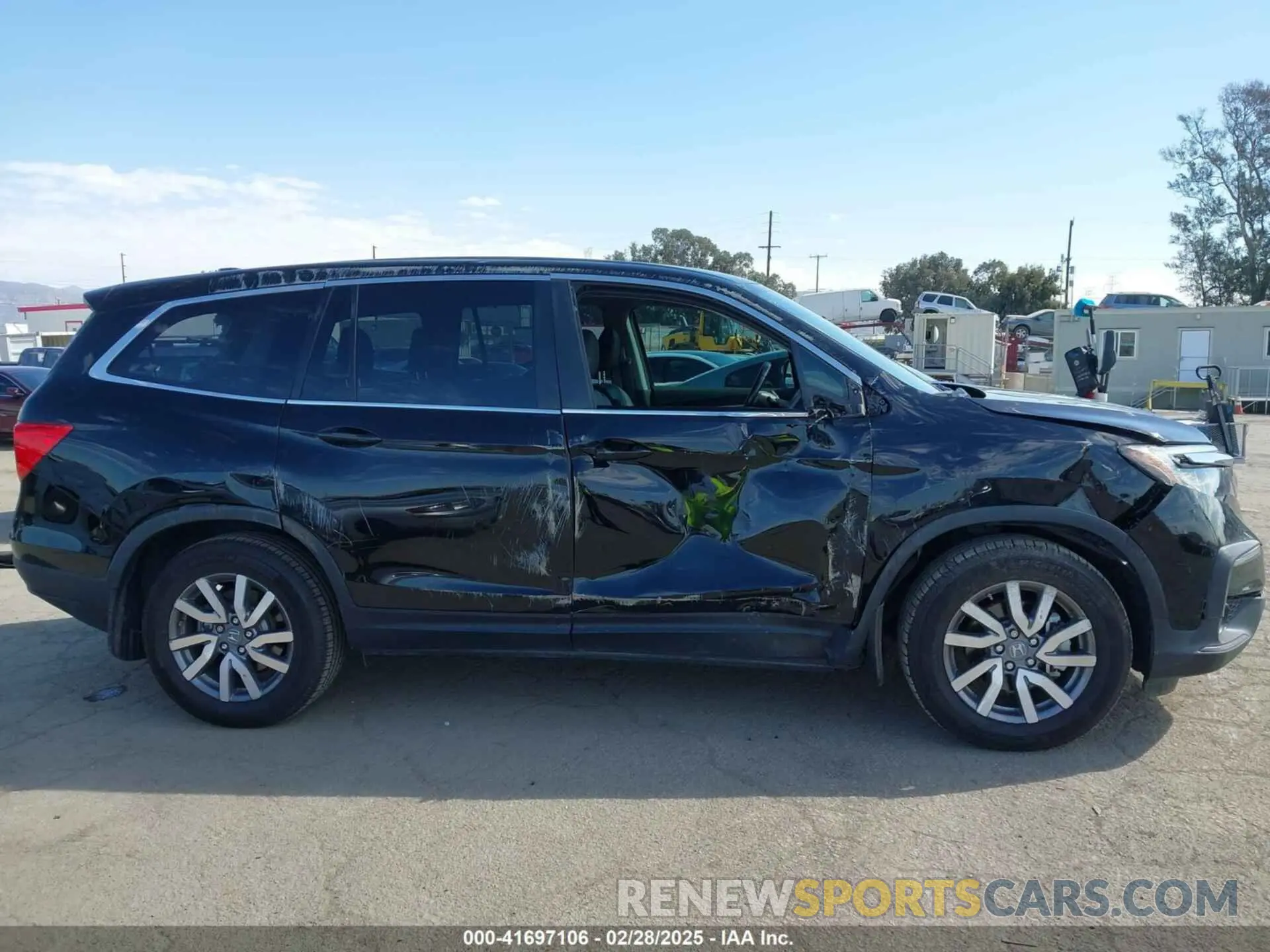13 fotografías del automóvil dañado 5FNYF5H54LB009448 HONDA PILOT 2020