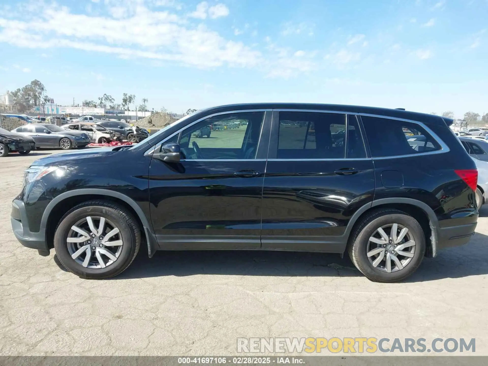14 fotografías del automóvil dañado 5FNYF5H54LB009448 HONDA PILOT 2020