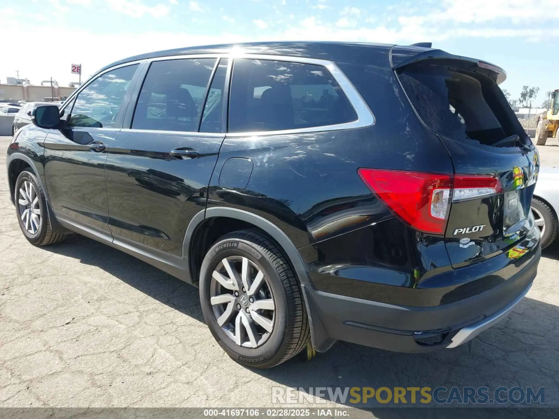 3 fotografías del automóvil dañado 5FNYF5H54LB009448 HONDA PILOT 2020