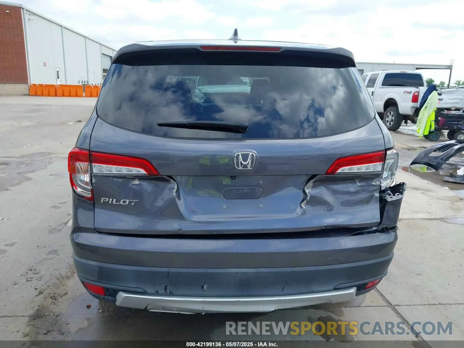 16 fotografías del automóvil dañado 5FNYF5H54LB020224 HONDA PILOT 2020