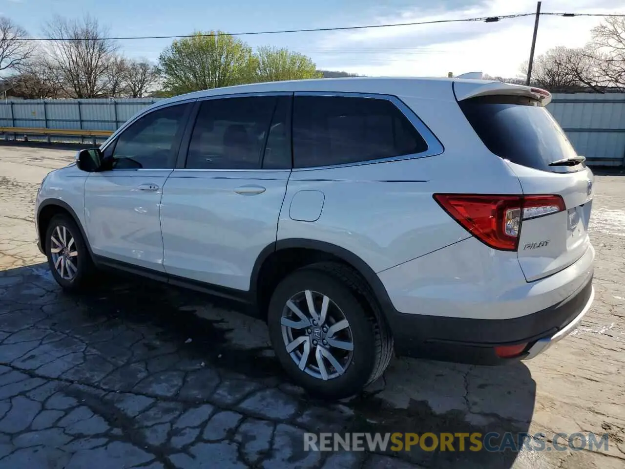 2 fotografías del automóvil dañado 5FNYF5H57LB005393 HONDA PILOT 2020