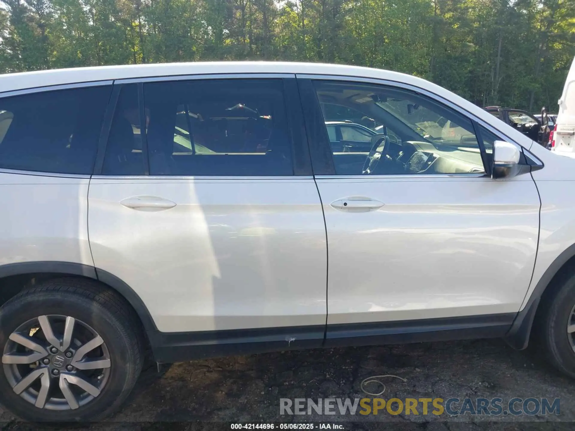 14 fotografías del automóvil dañado 5FNYF5H57LB008441 HONDA PILOT 2020