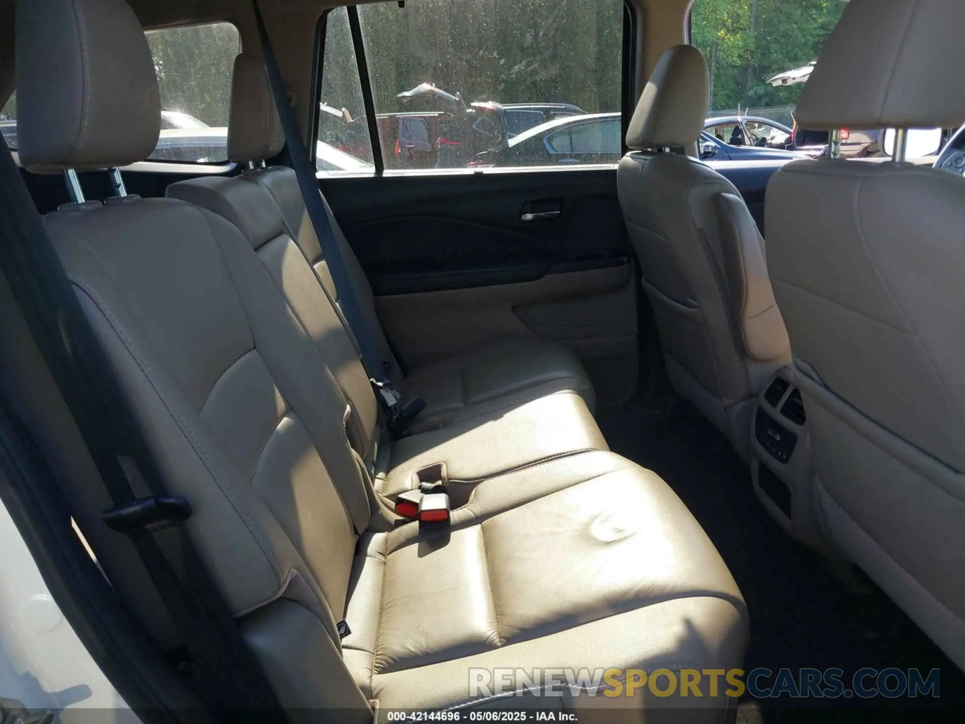 8 fotografías del automóvil dañado 5FNYF5H57LB008441 HONDA PILOT 2020