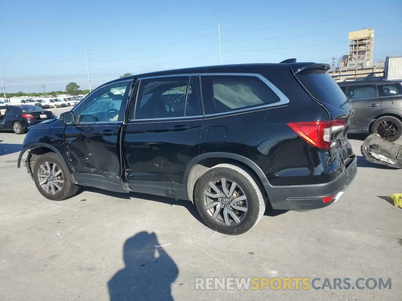 2 fotografías del automóvil dañado 5FNYF5H57LB019892 HONDA PILOT 2020