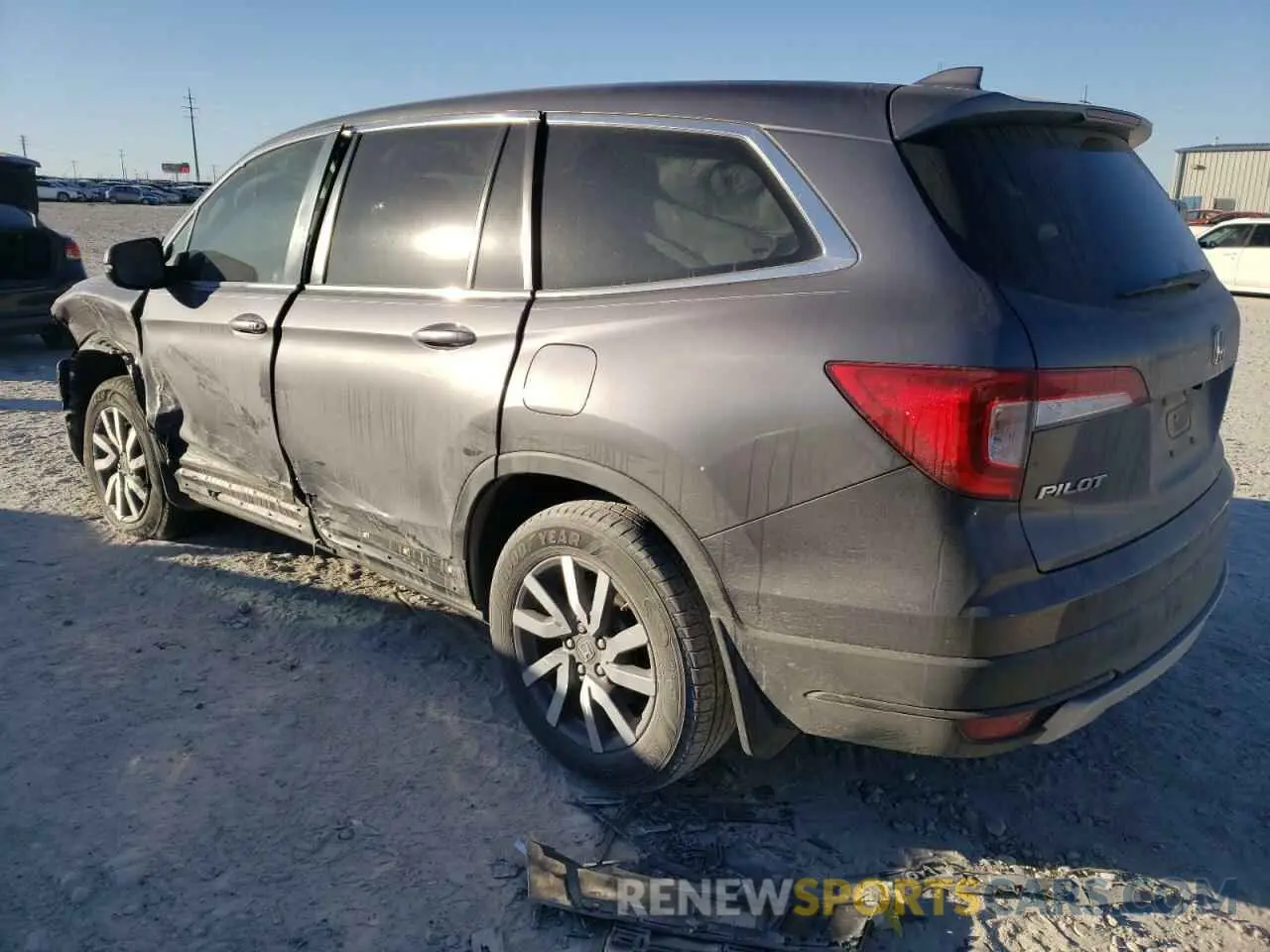 2 fotografías del automóvil dañado 5FNYF5H58LB006553 HONDA PILOT 2020