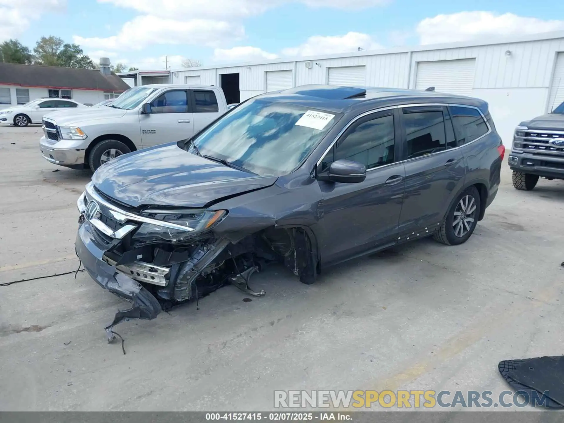 2 fotografías del automóvil dañado 5FNYF5H59LB014497 HONDA PILOT 2020