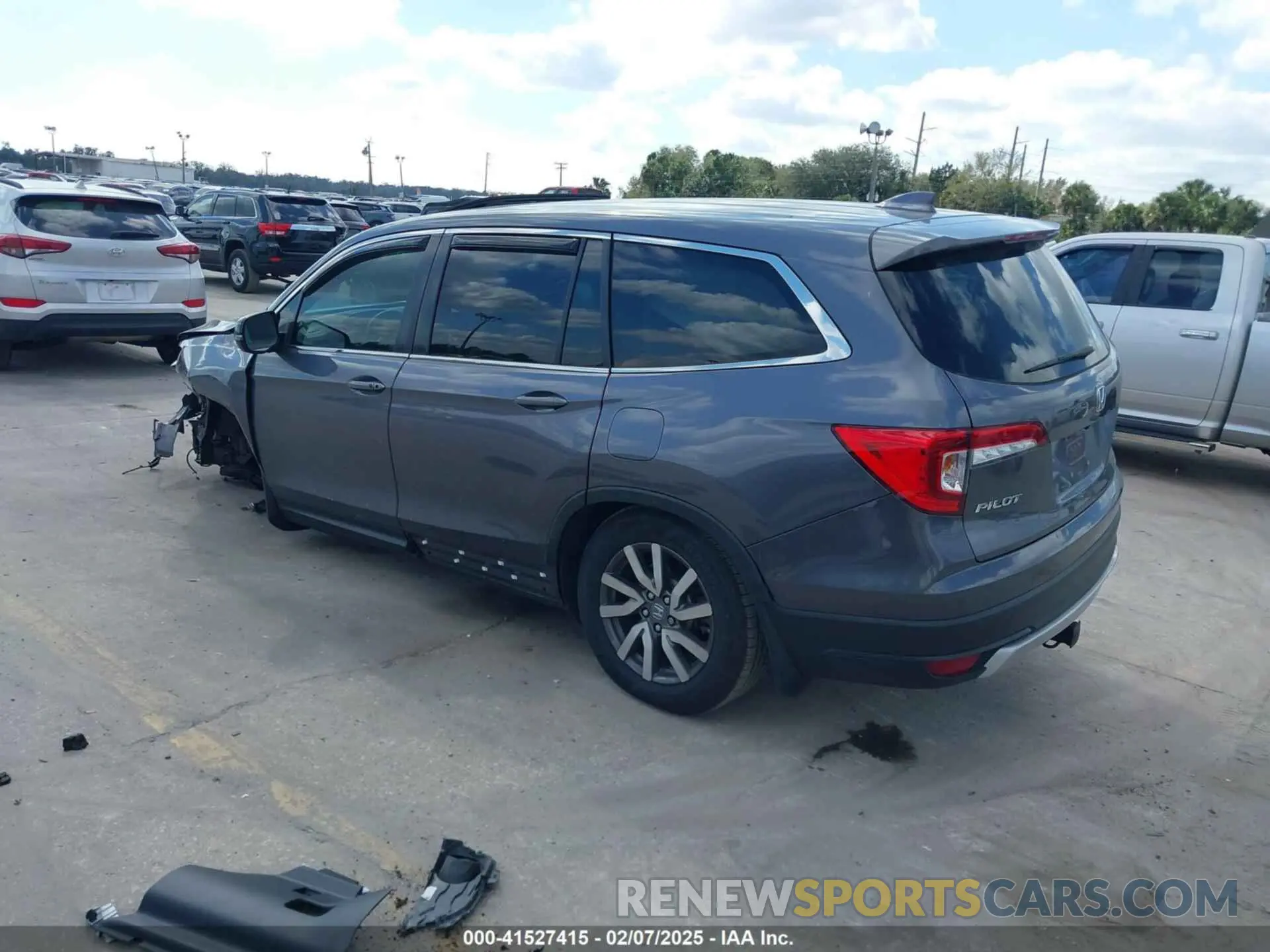 3 fotografías del automóvil dañado 5FNYF5H59LB014497 HONDA PILOT 2020