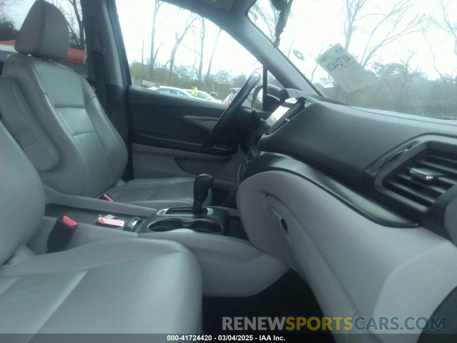 5 fotografías del automóvil dañado 5FNYF5H59LB023572 HONDA PILOT 2020