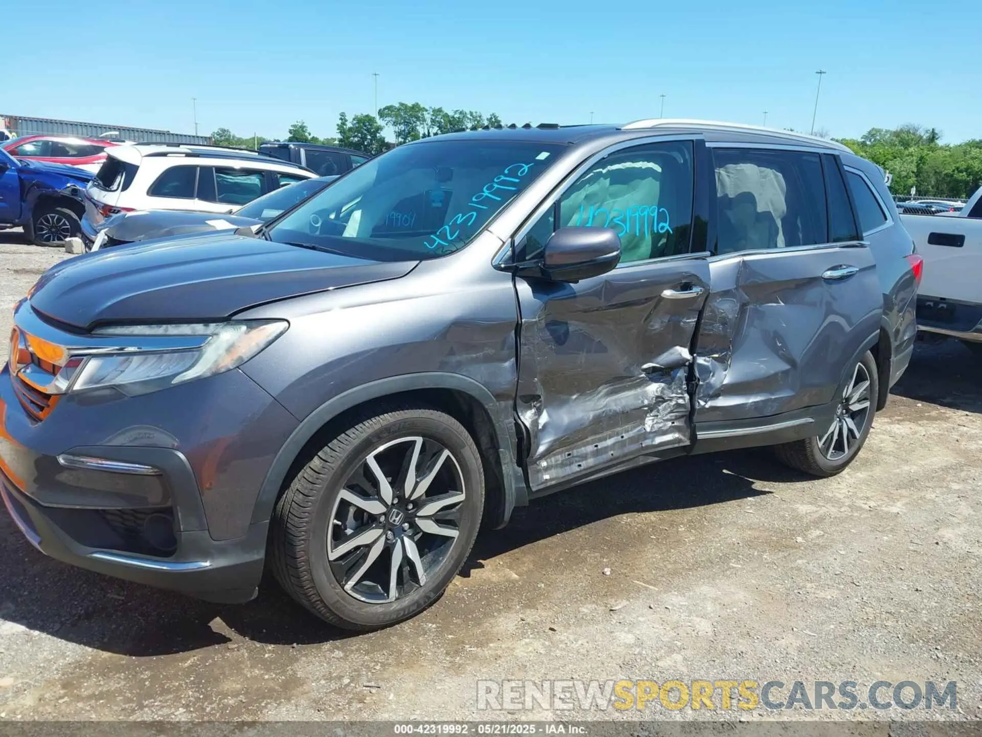 2 fotografías del automóvil dañado 5FNYF5H69LB015626 HONDA PILOT 2020