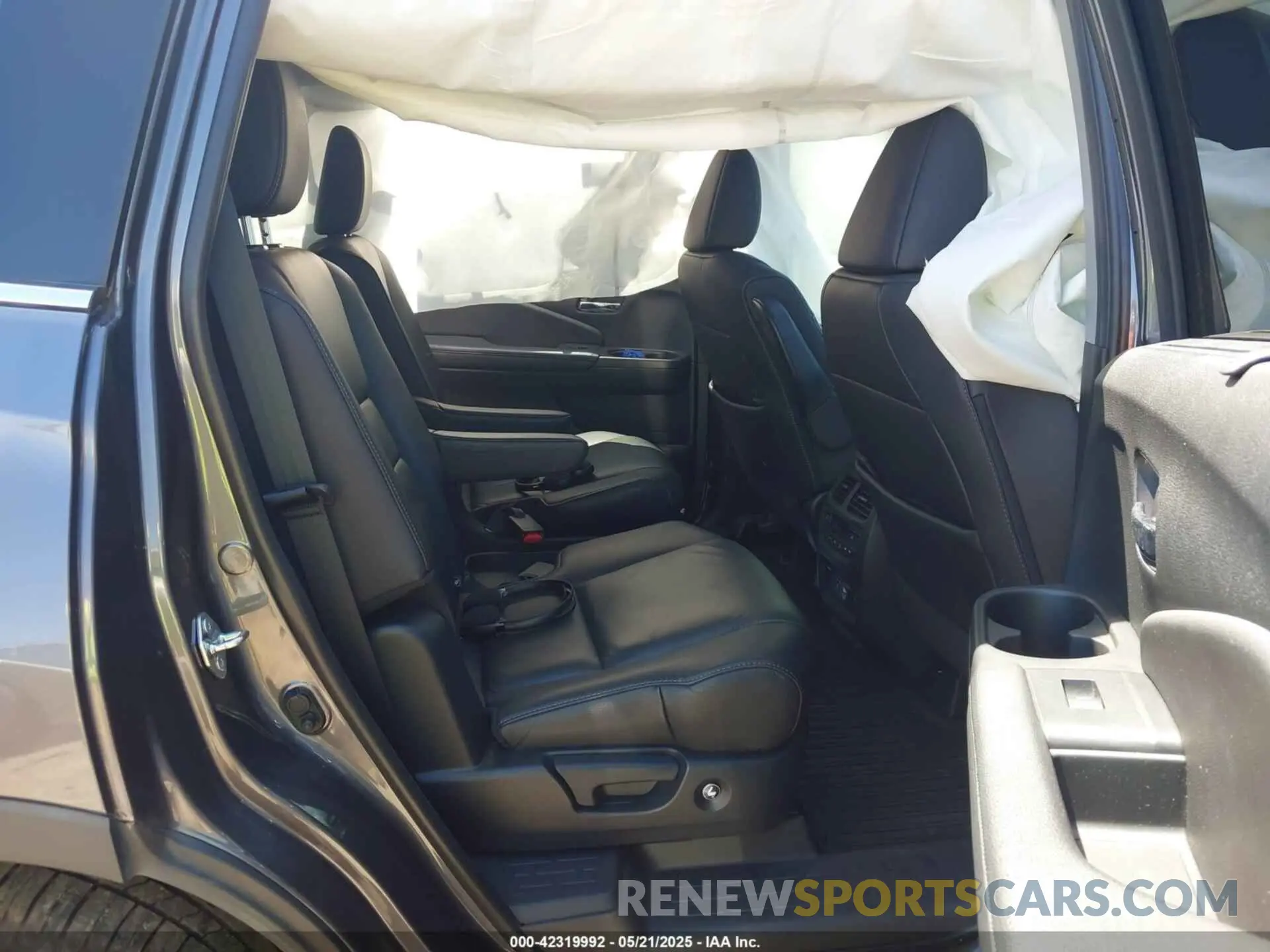 8 fotografías del automóvil dañado 5FNYF5H69LB015626 HONDA PILOT 2020
