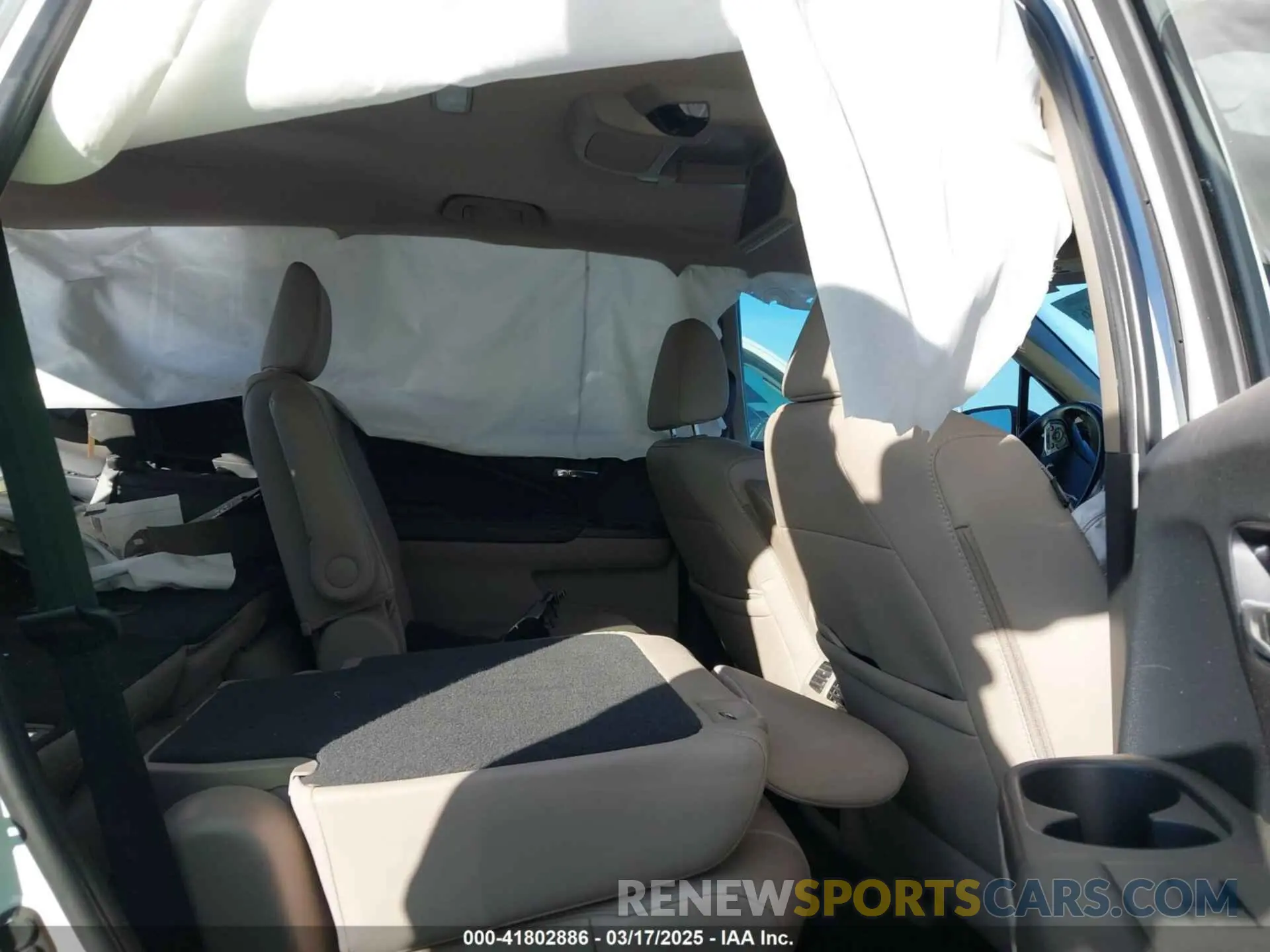 8 fotografías del automóvil dañado 5FNYF5H6XLB016364 HONDA PILOT 2020