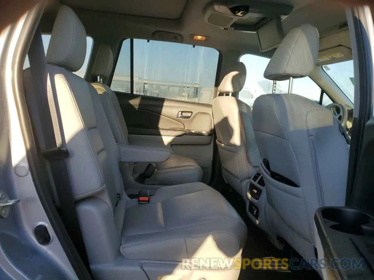 11 fotografías del automóvil dañado 5FNYF6H02LB036383 HONDA PILOT 2020