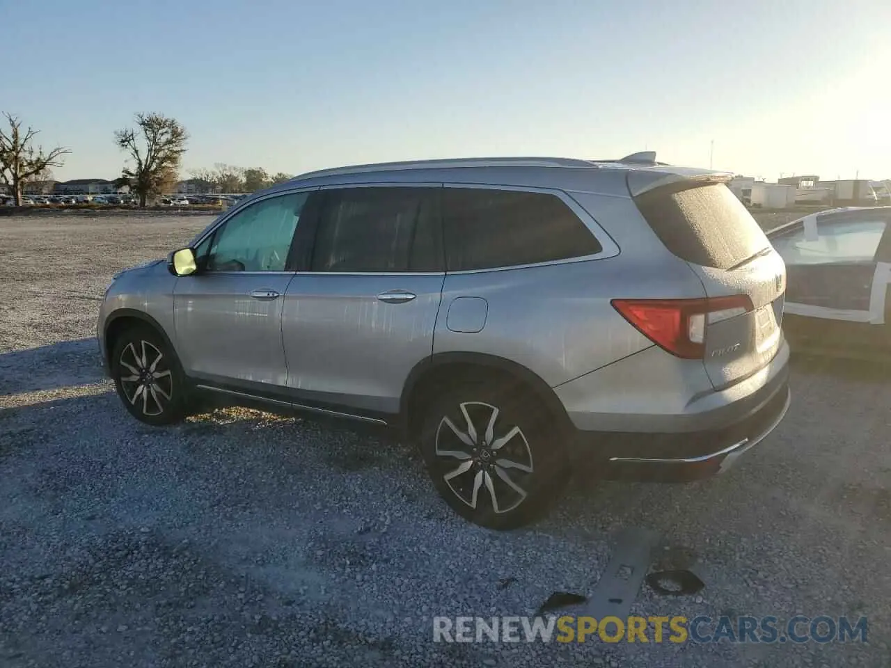2 fotografías del automóvil dañado 5FNYF6H02LB036383 HONDA PILOT 2020
