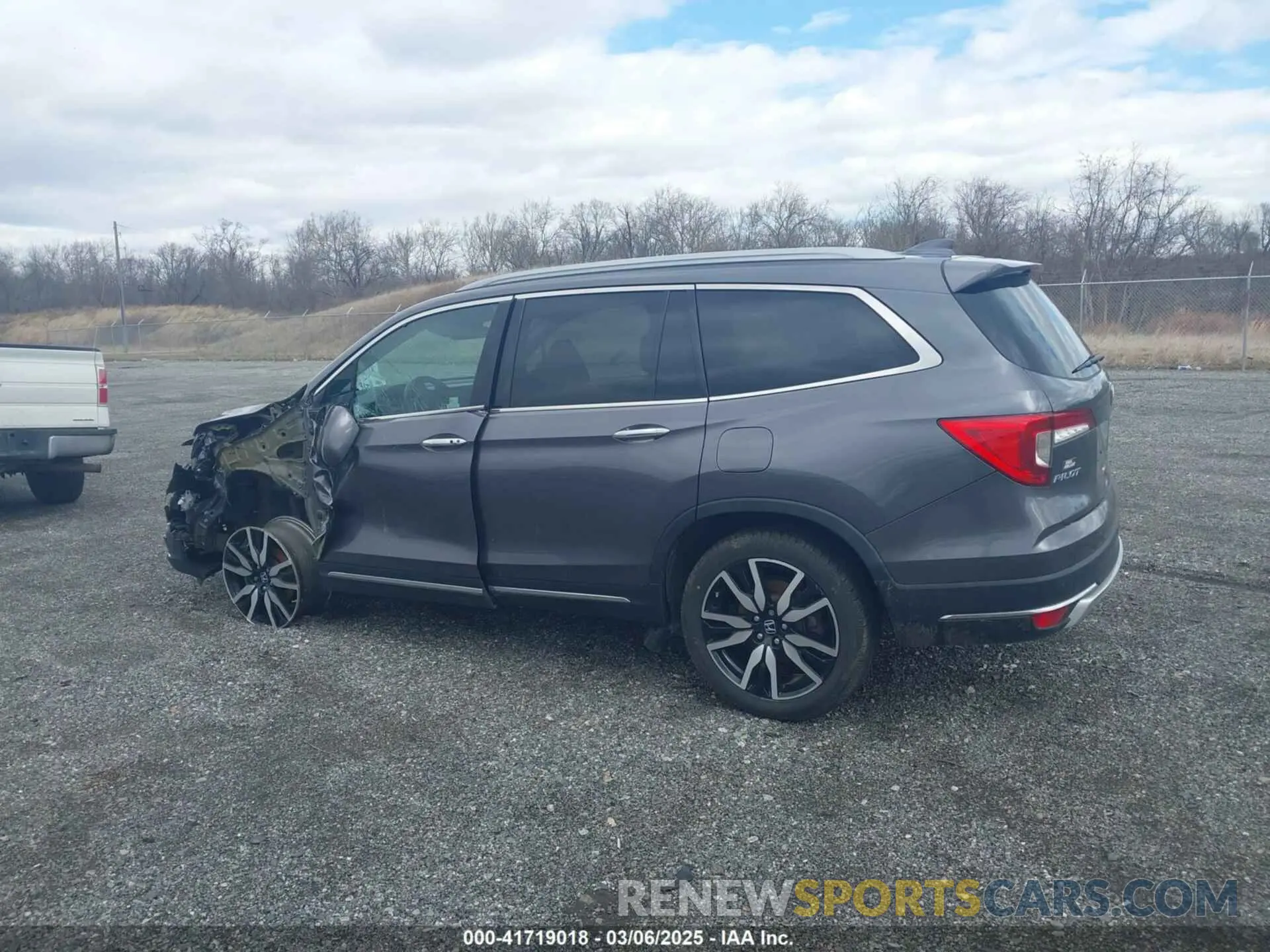 14 fotografías del automóvil dañado 5FNYF6H05LB025247 HONDA PILOT 2020