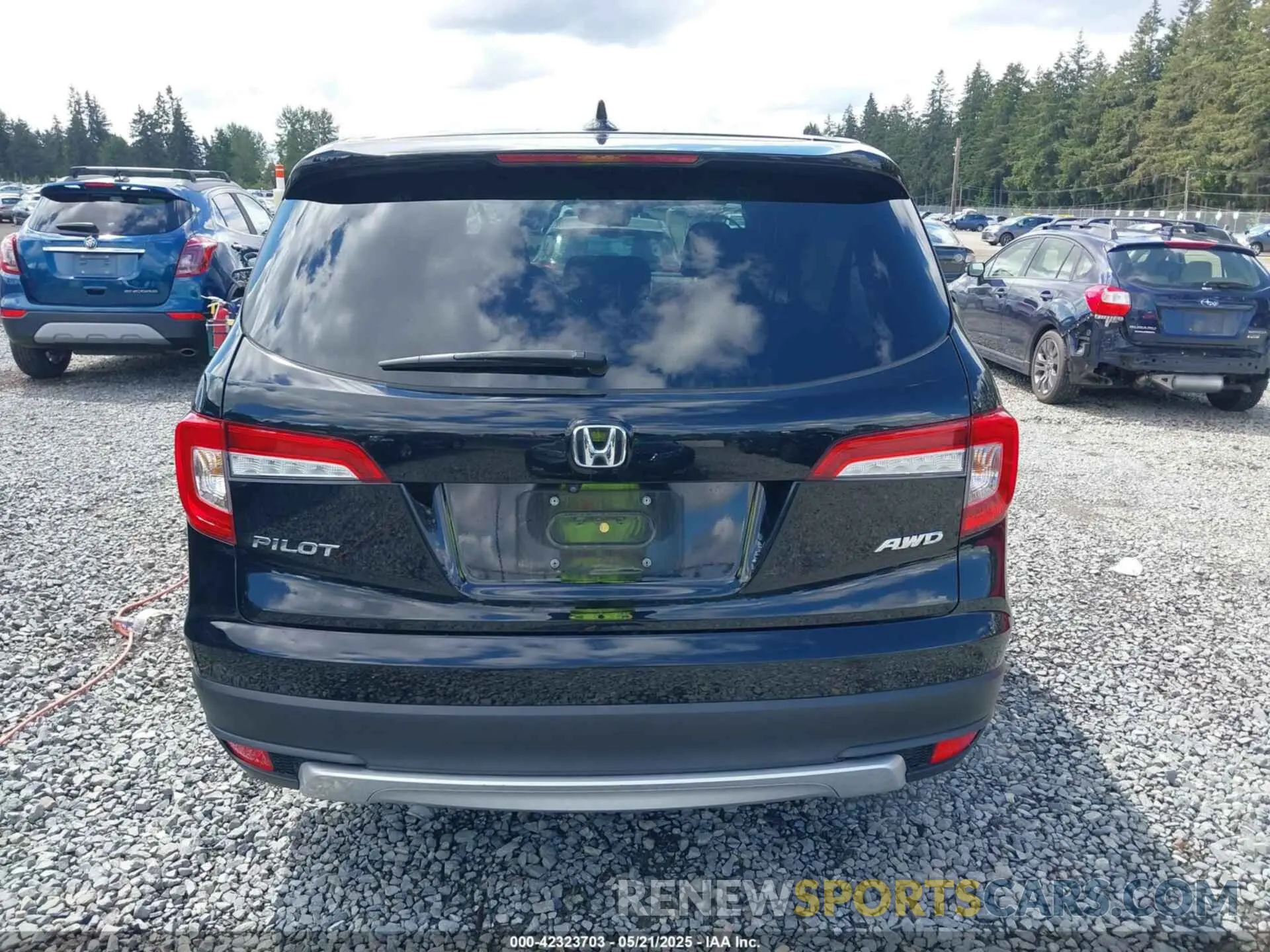17 fotografías del automóvil dañado 5FNYF6H57LB009398 HONDA PILOT 2020