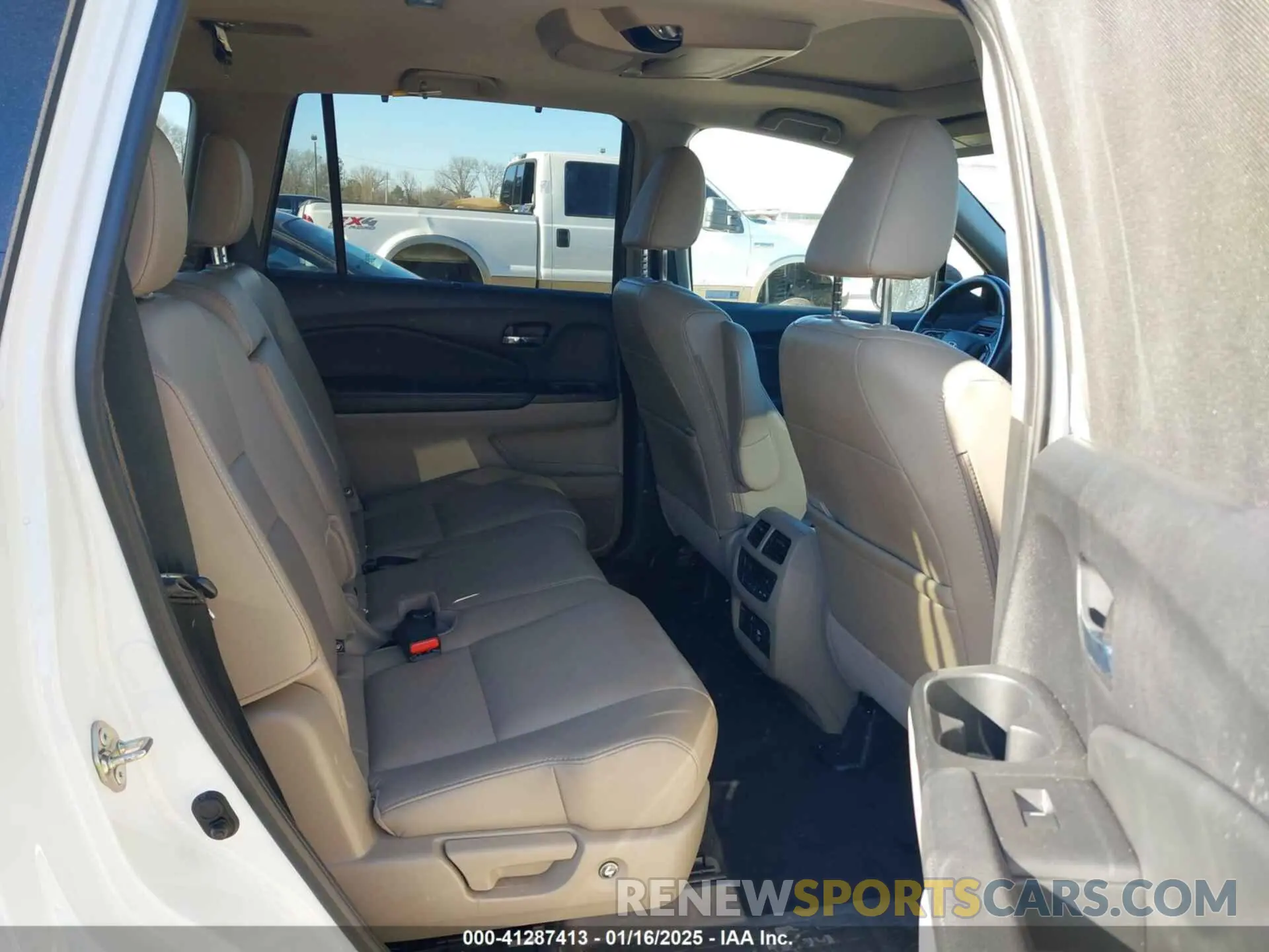 8 fotografías del automóvil dañado 5FNYF6H97LB004365 HONDA PILOT 2020