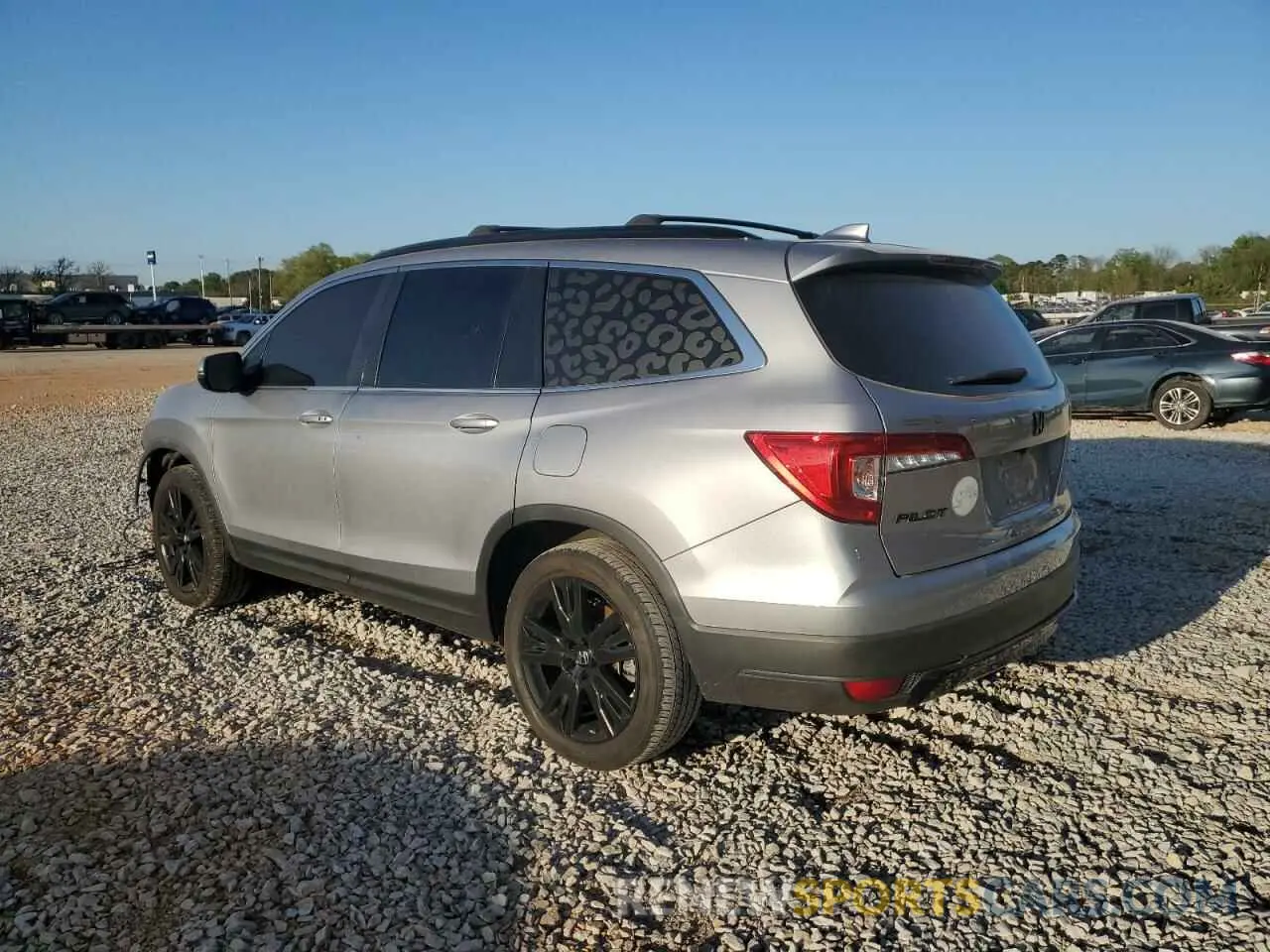 2 fotografías del automóvil dañado 5FNYF5H26MB031331 HONDA PILOT 2021