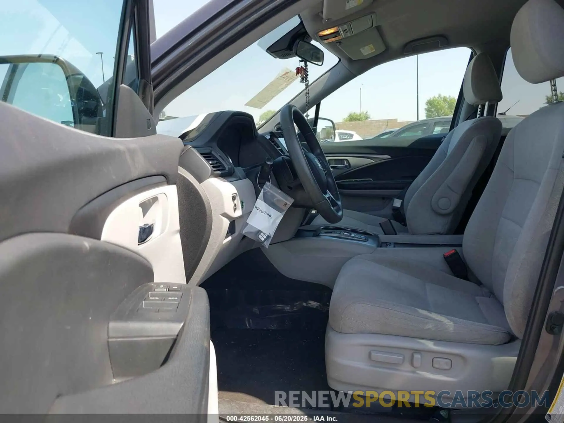 5 fotografías del automóvil dañado 5FNYF5H31MB004675 HONDA PILOT 2021