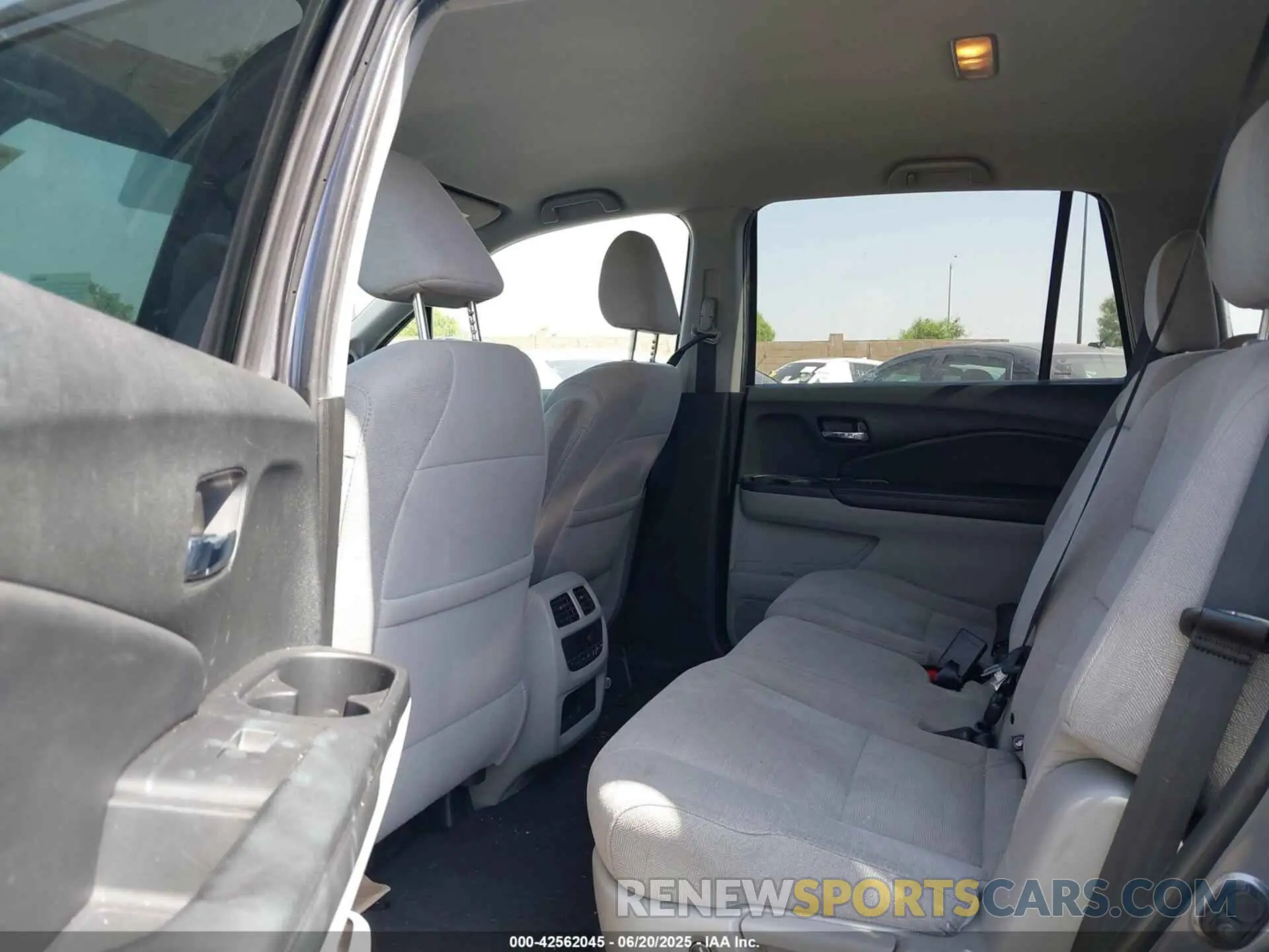 8 fotografías del automóvil dañado 5FNYF5H31MB004675 HONDA PILOT 2021