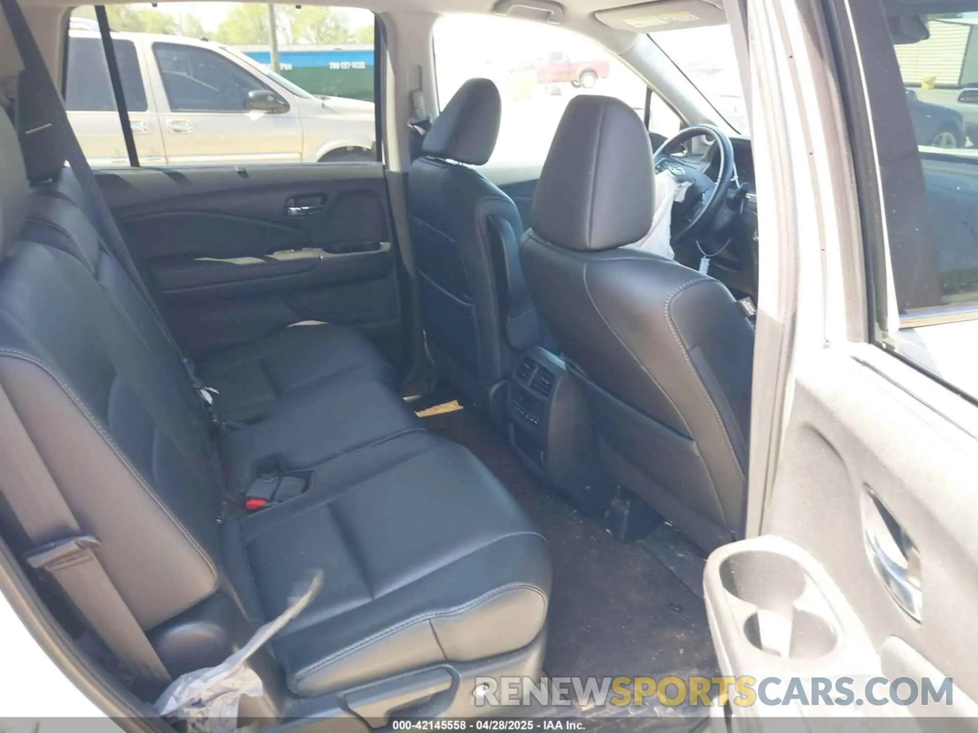 8 fotografías del automóvil dañado 5FNYF5H51MB011949 HONDA PILOT 2021
